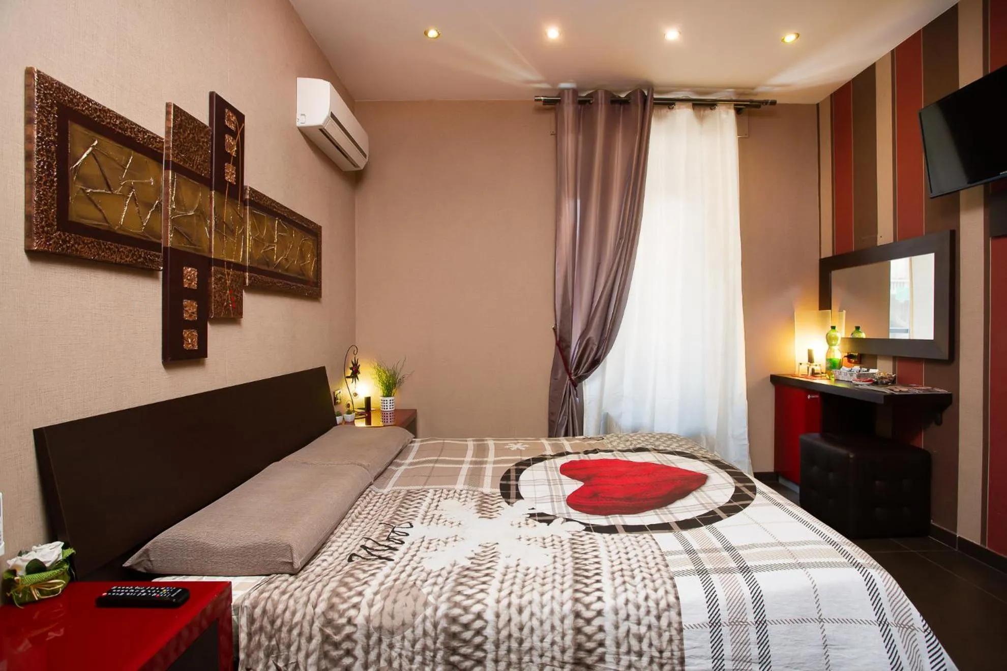 Bed in Eritrea Suite