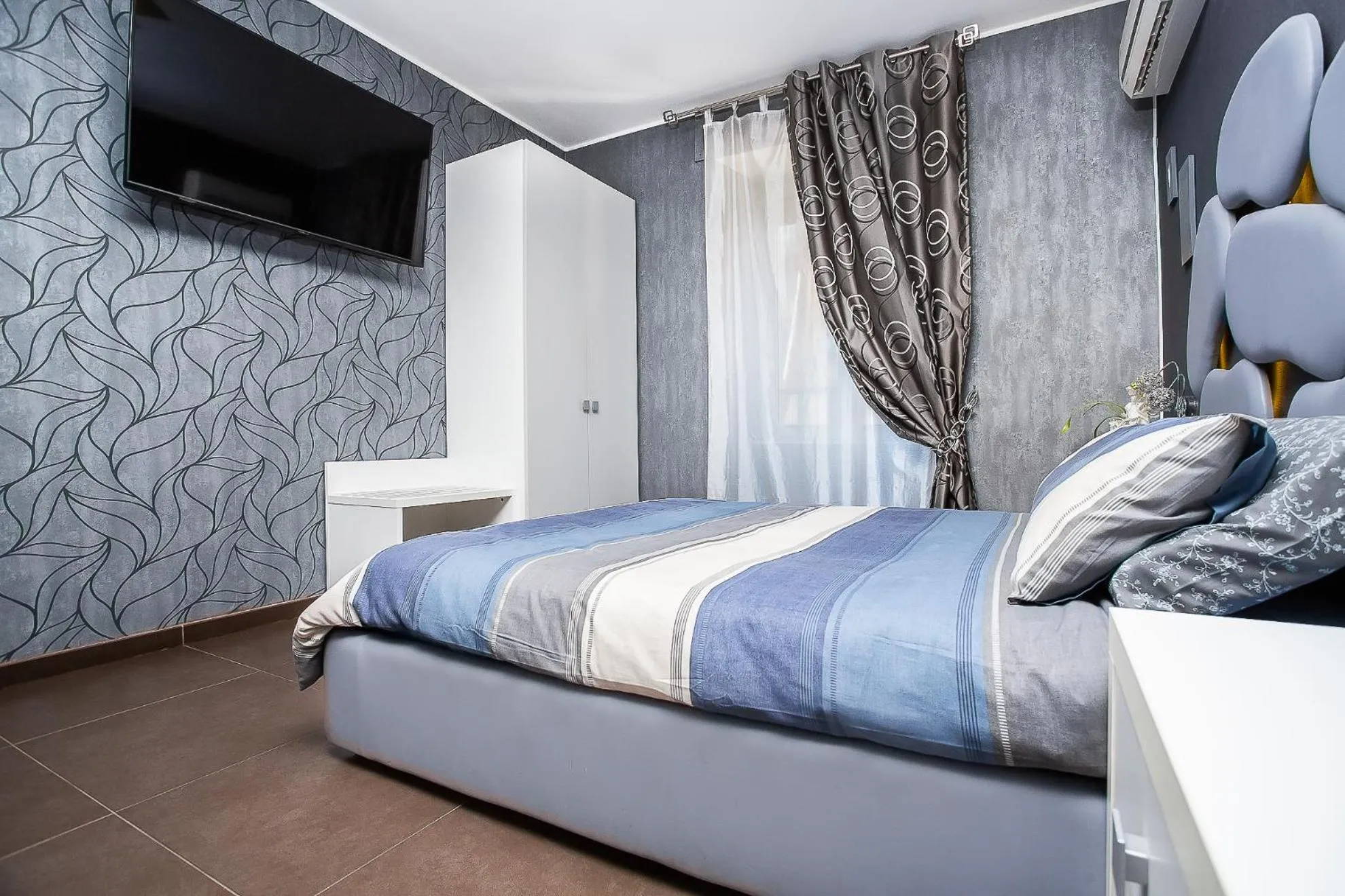 Bed in Eritrea Suite