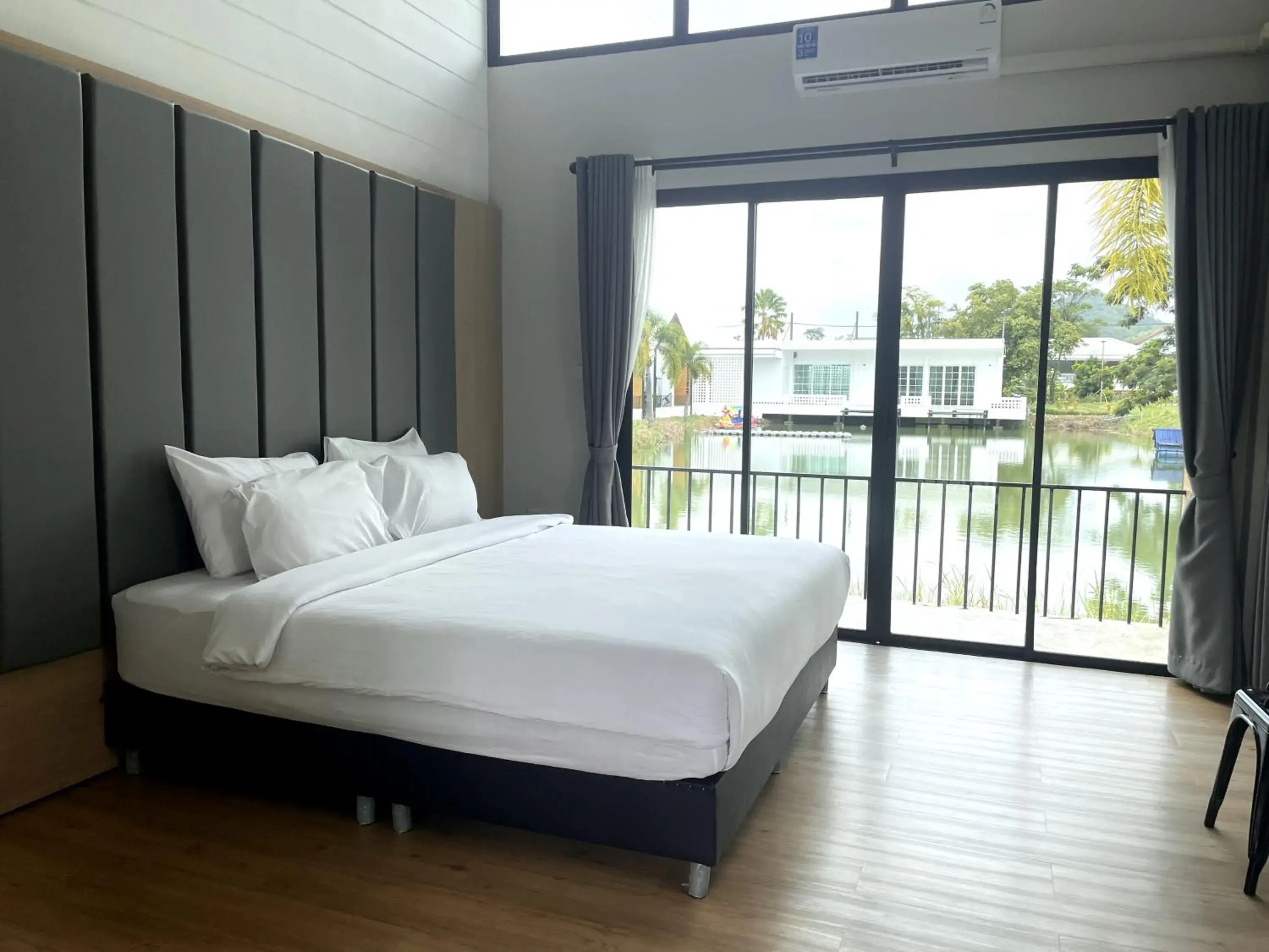 Deluxe Double Room in Pailin Place Deluxe Double Room in Pailin Place