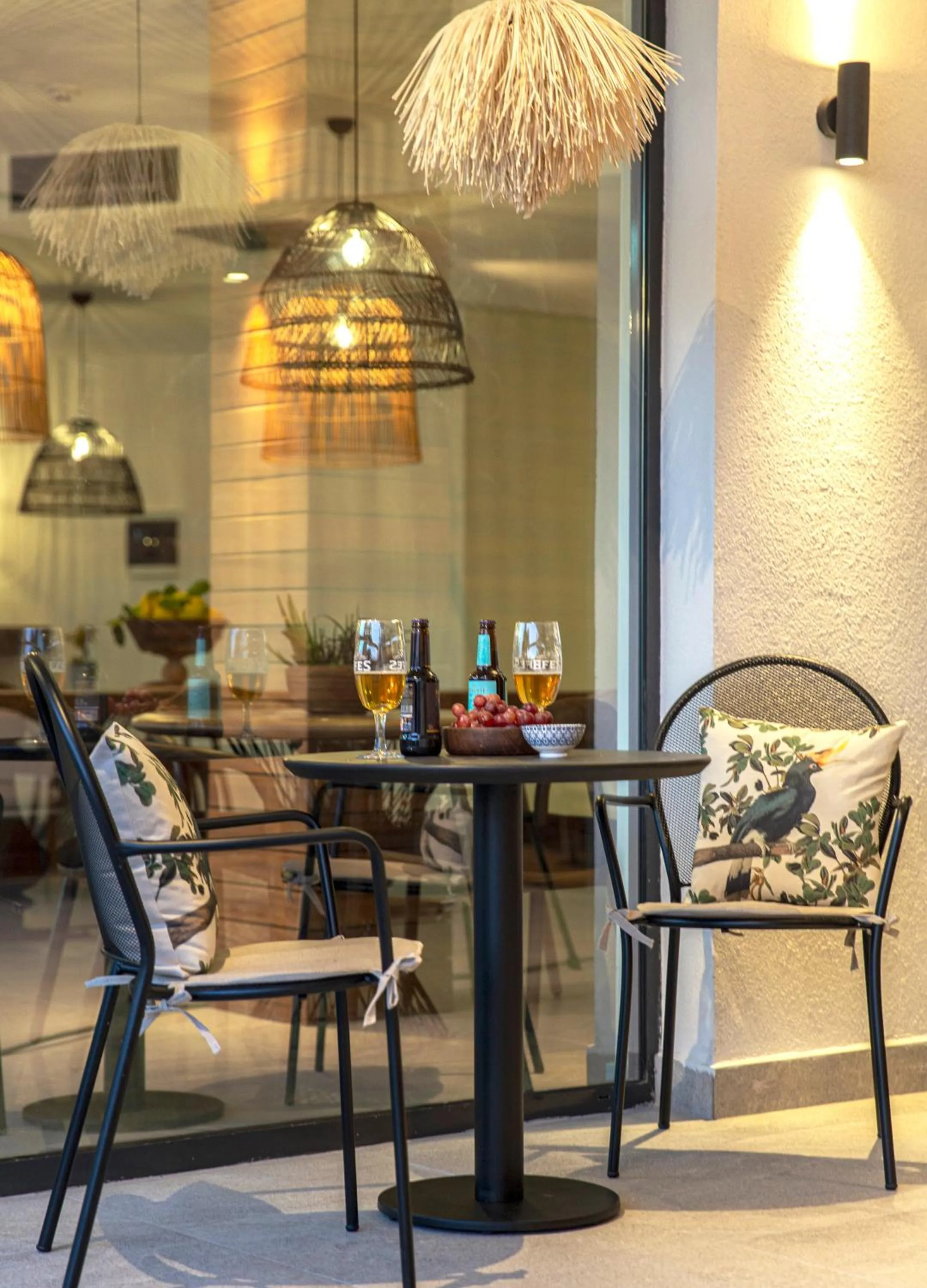 Lounge or bar in Payava Hotel by True Blue