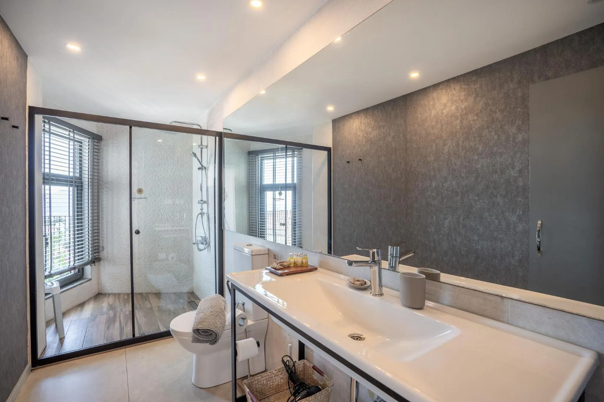 Shower in Payava Hotel by True Blue