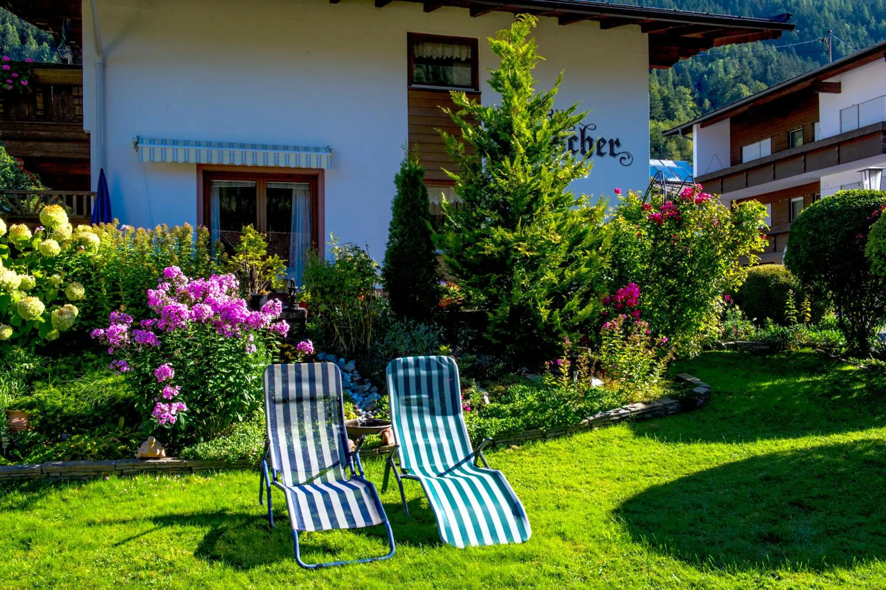Garden in Garni Fischer