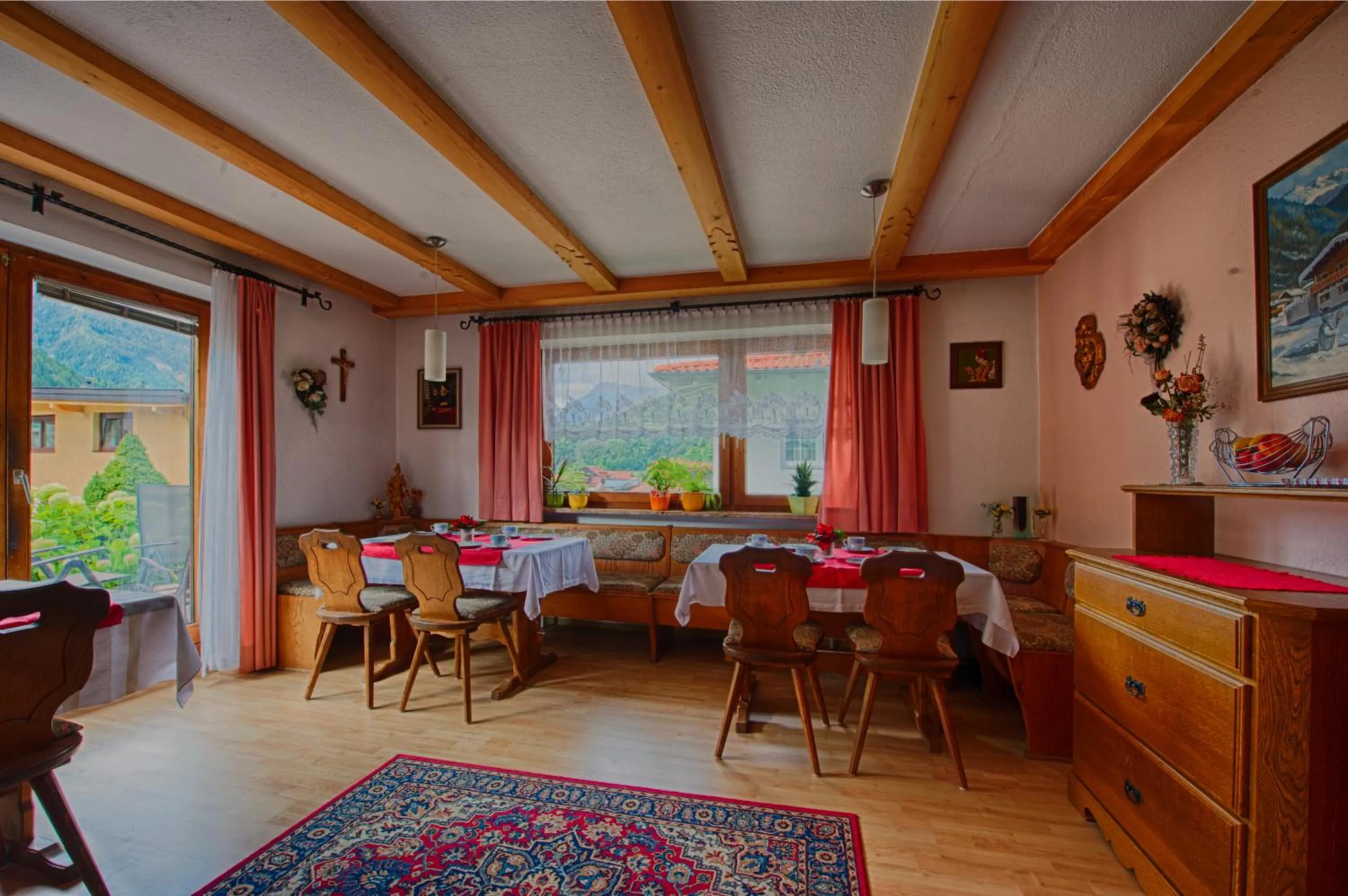Restaurant/places to eat in Garni Fischer