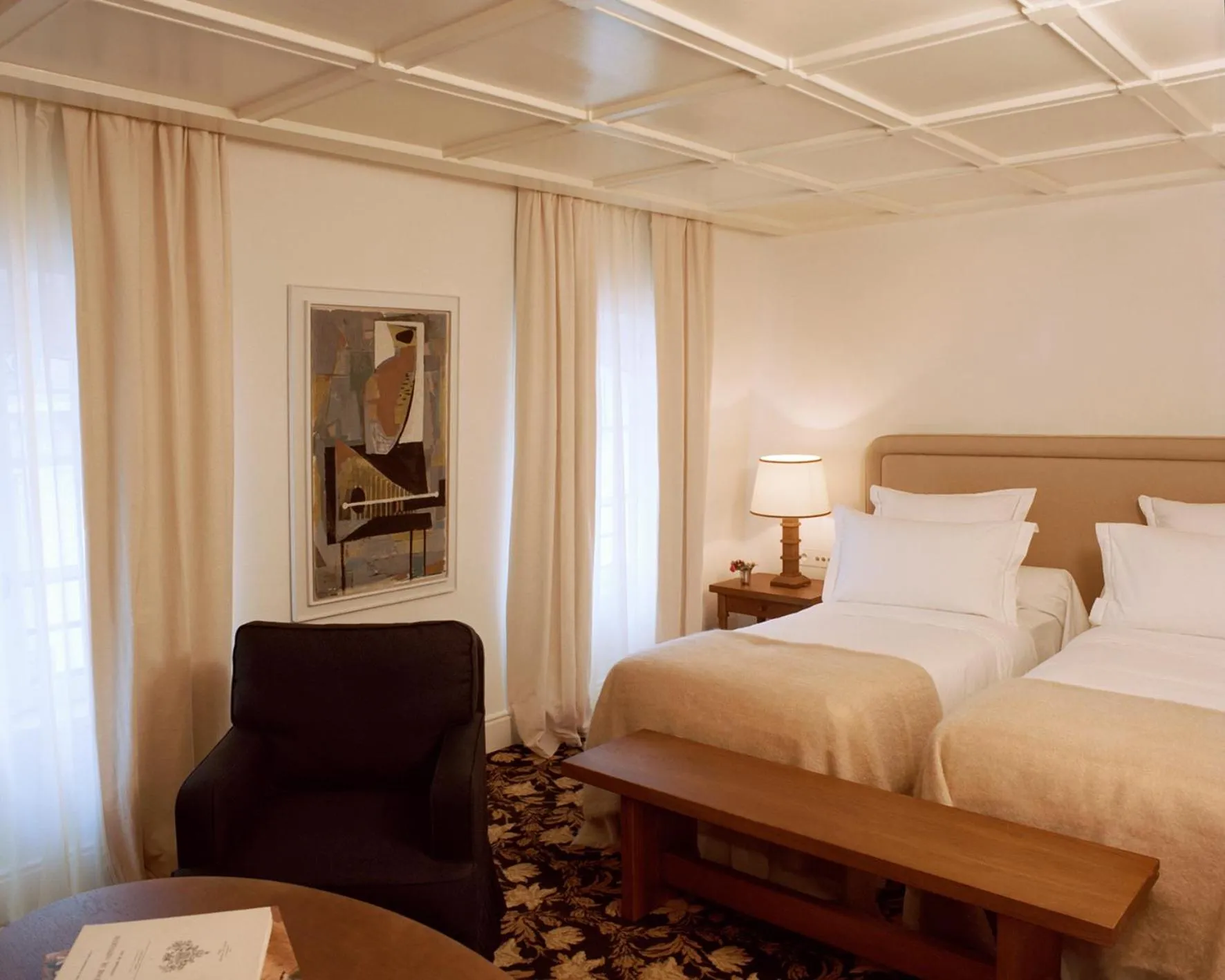 Bedroom, Bed in Château Voltaire