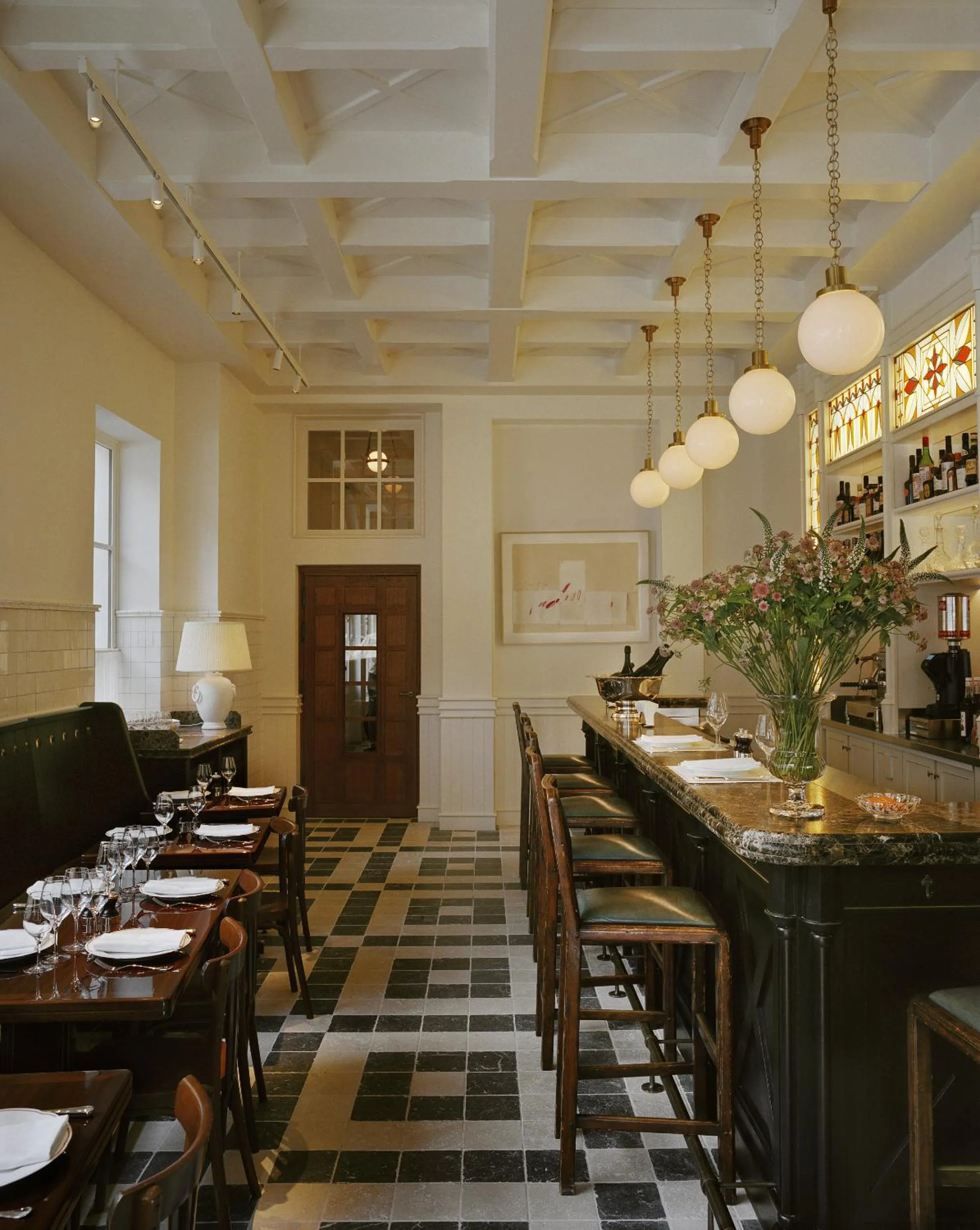 Restaurant/places to eat in Château Voltaire