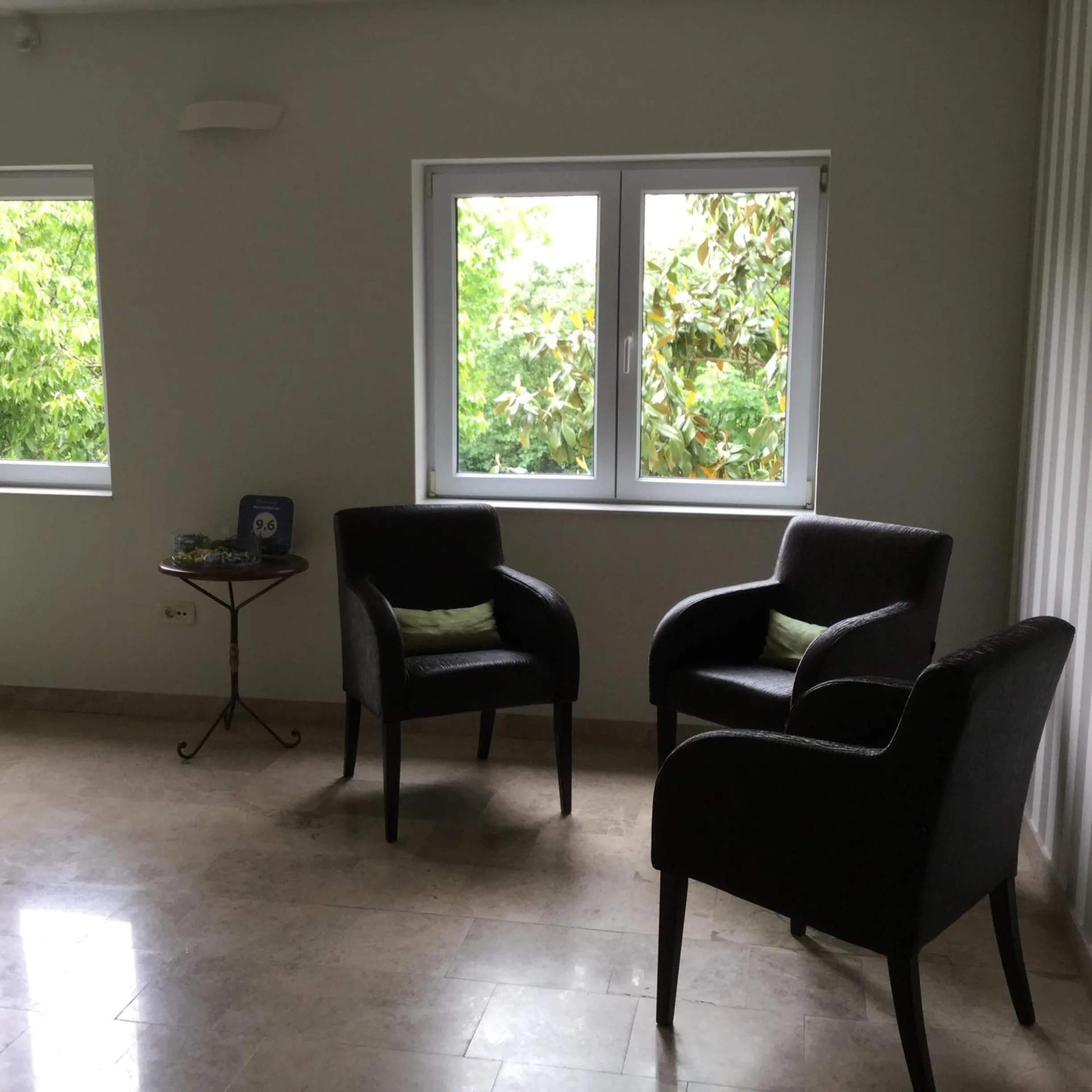 Seating area in Pansion Bencun