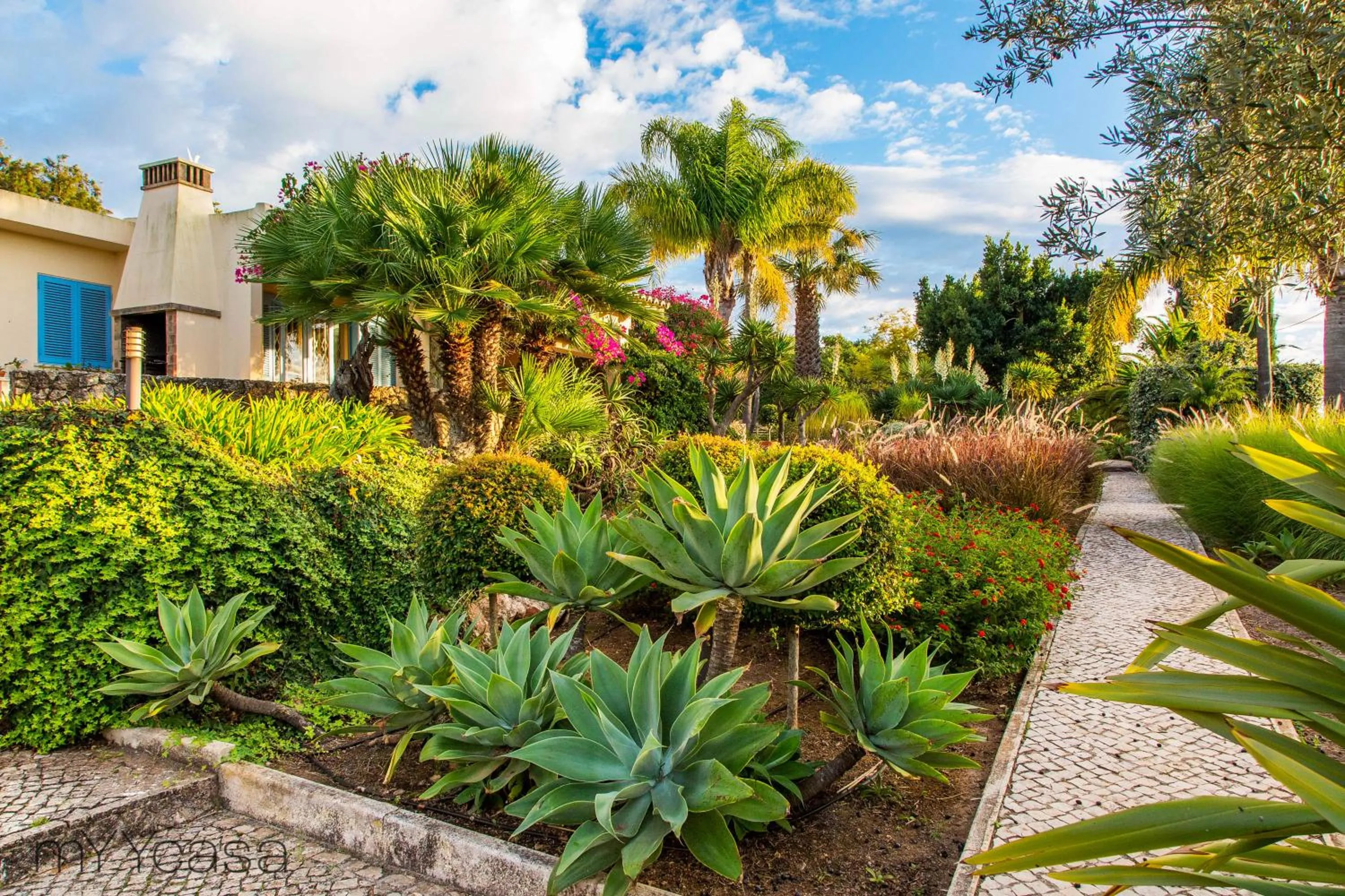 Garden in Quinta Azul - Gorgeous Apartment with Pool & Private Terrace