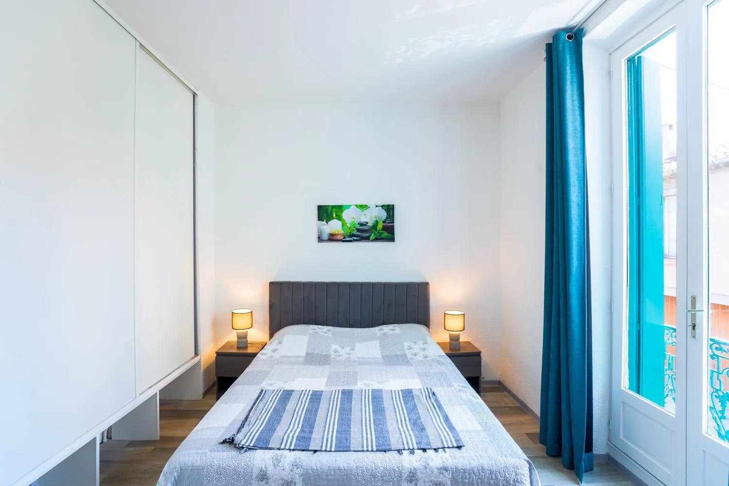 Bedroom, Bed in Appartement Les Halles , Climatisation, Terrasse, Garage
