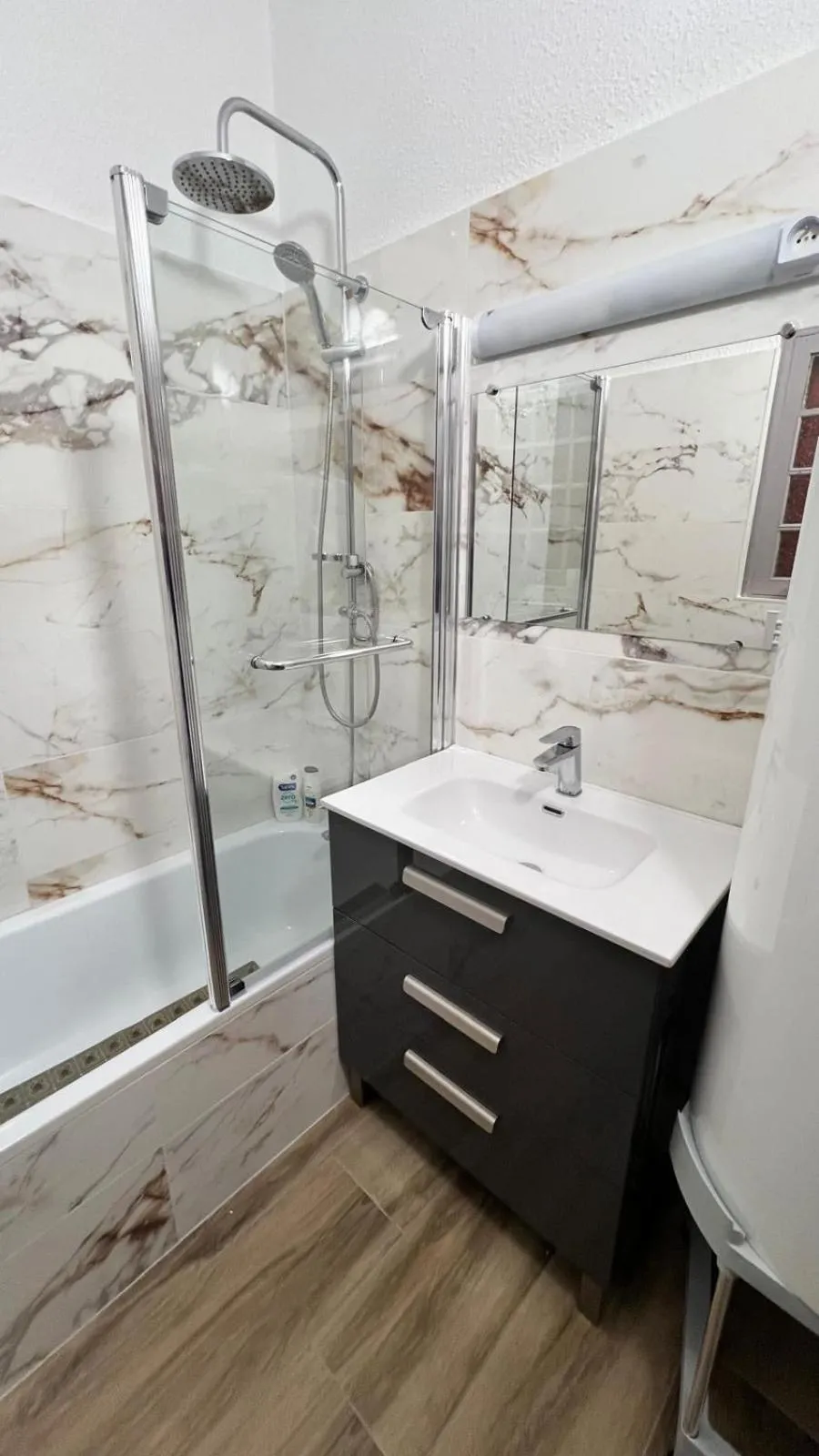 Appartement Les Halles , Climatisation, Terrasse, Garage