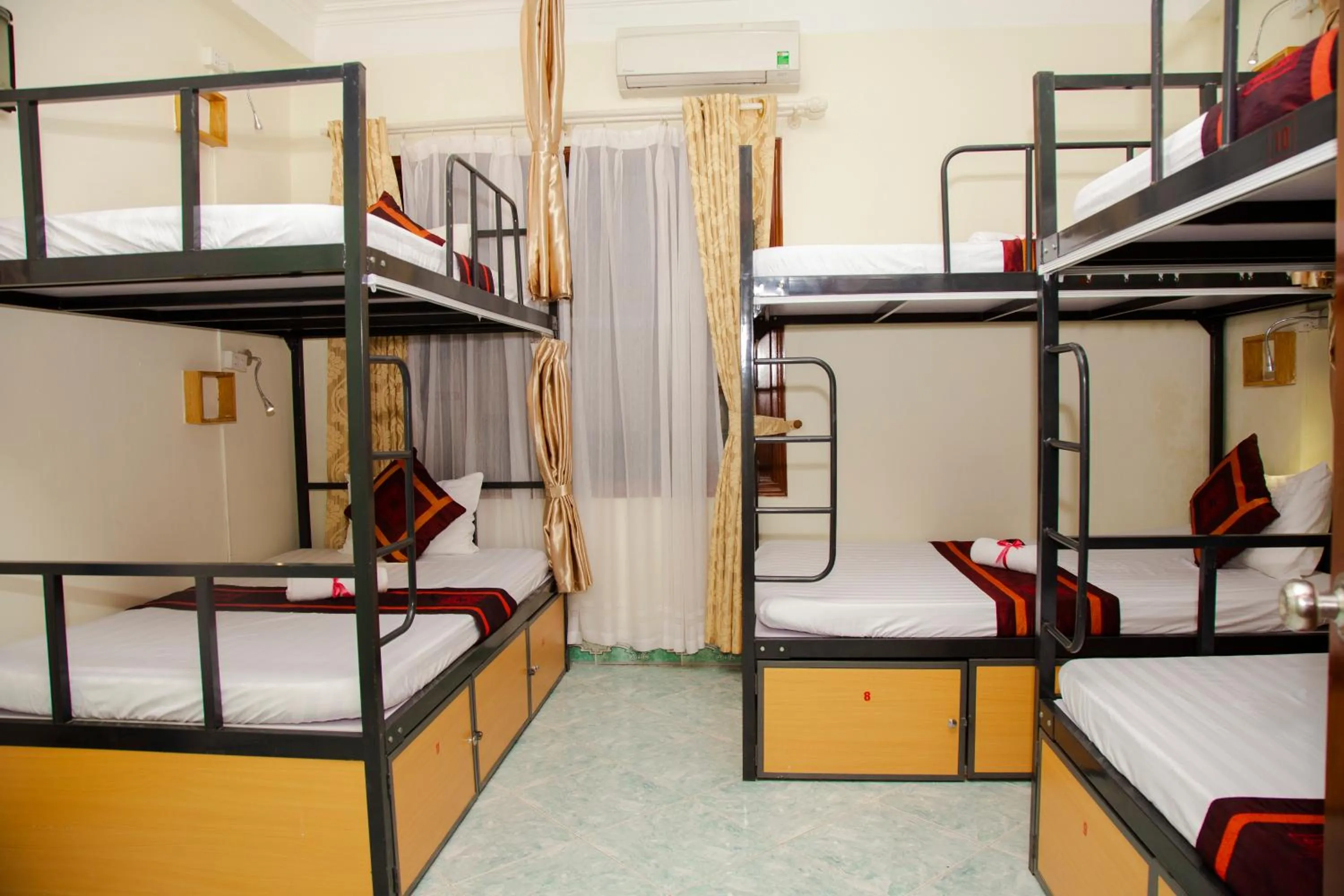 bunk bed, Bed in Hanoi City Backpackers Hostel
