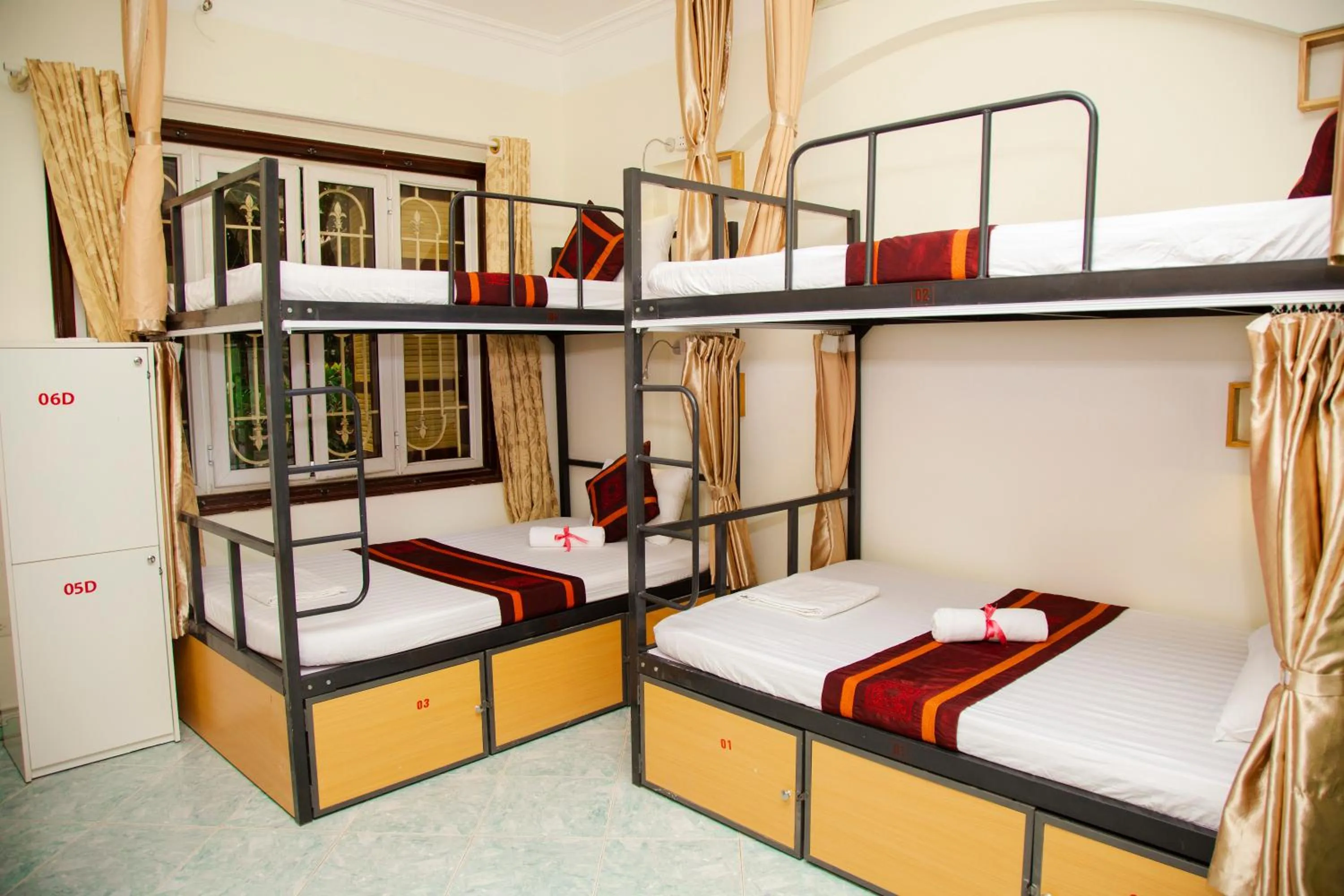 bunk bed, Bed in Hanoi City Backpackers Hostel