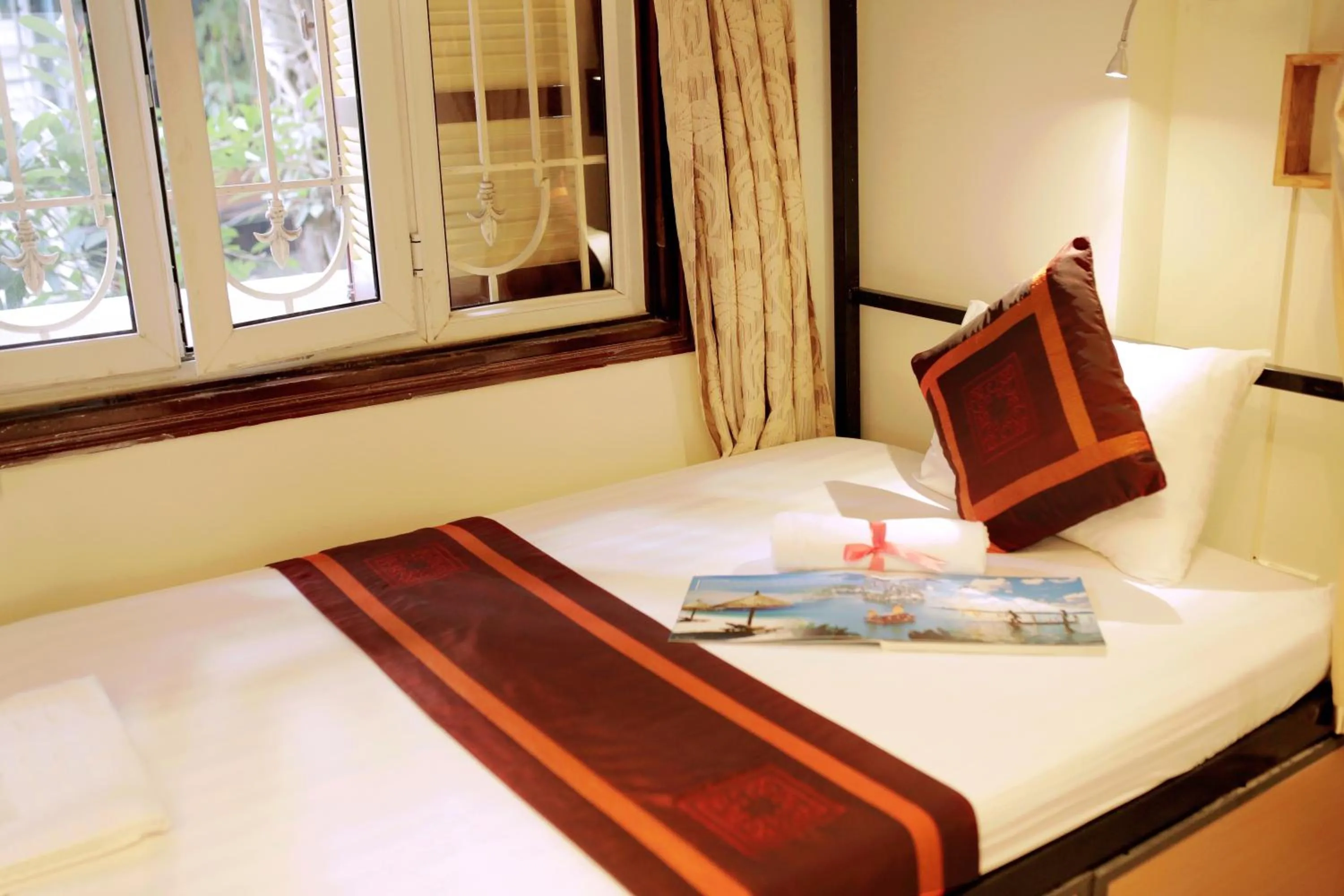 bunk bed, Bed in Hanoi City Backpackers Hostel