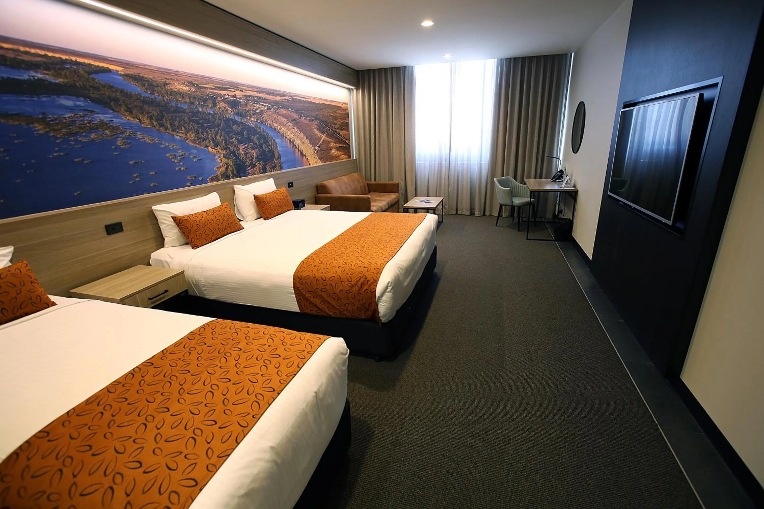 Bedroom, Bed in Bridgeport Hotel