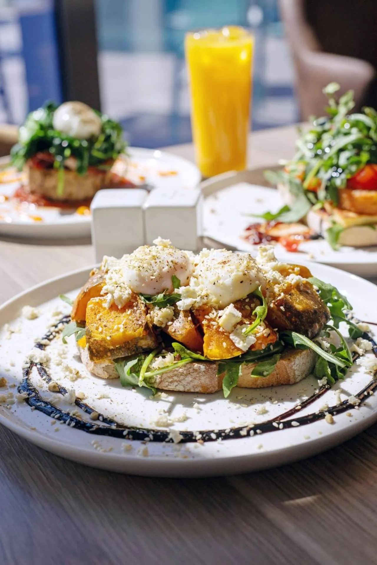 Restaurant/places to eat in Bridgeport Hotel