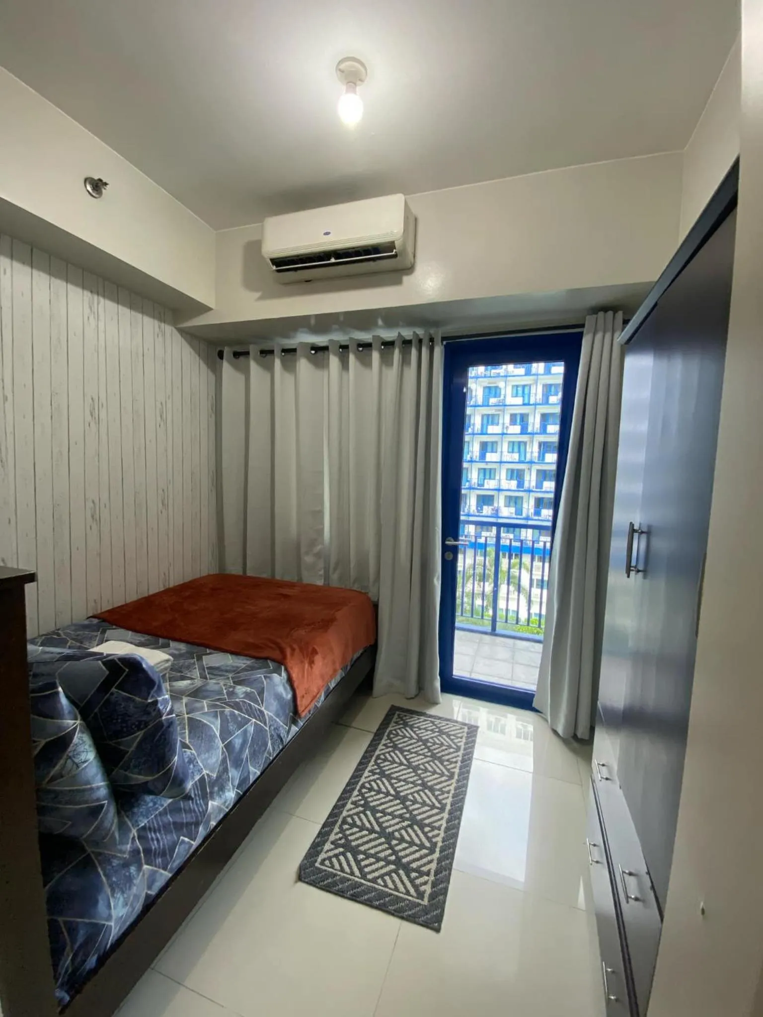 Bed in LIAM's Staycation