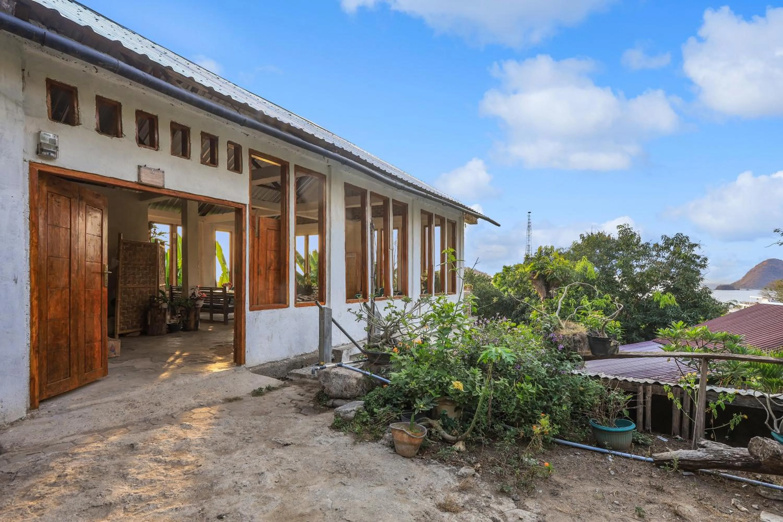 Property building in Palulu Garden Homestay