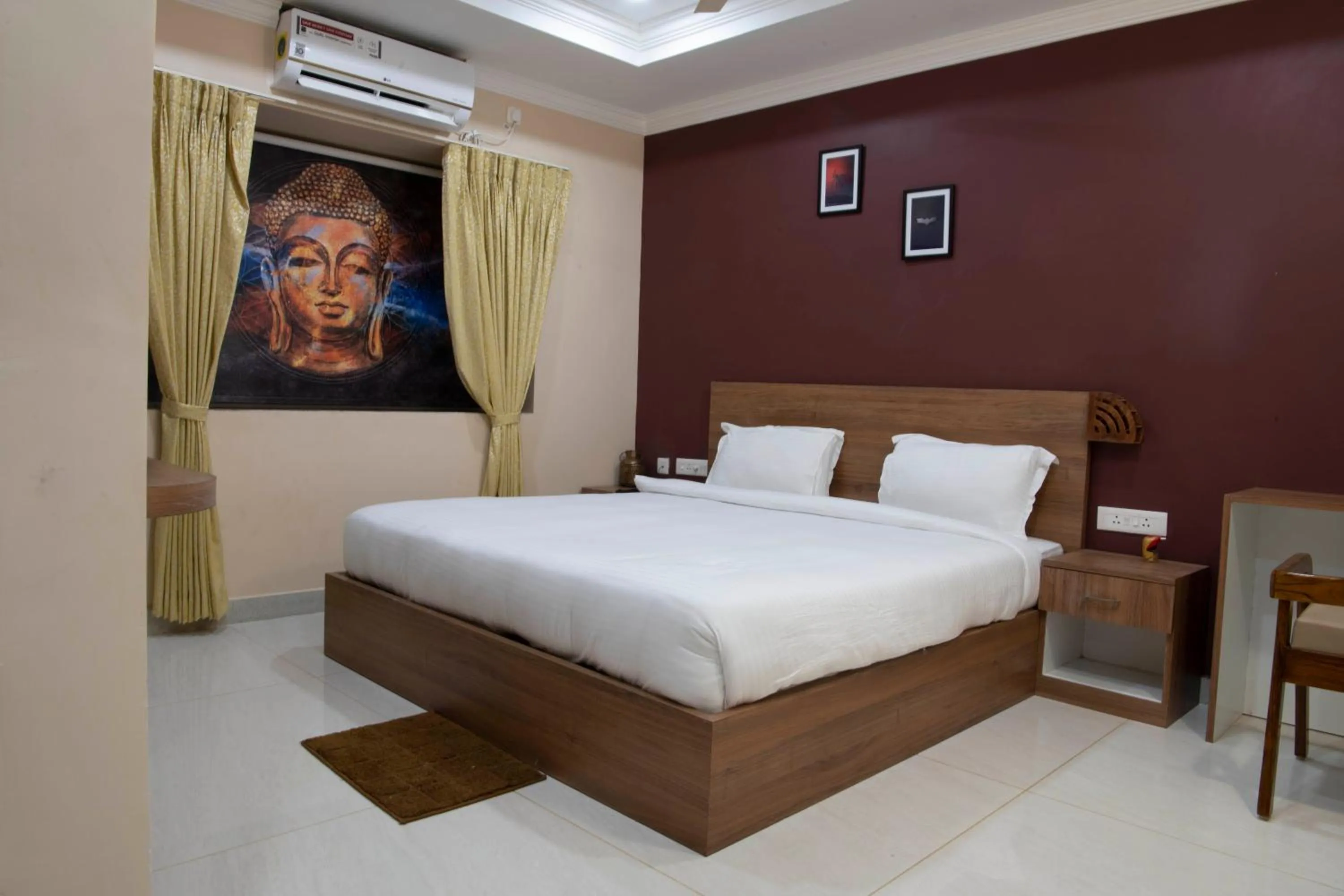 Bedroom, Bed in Airavat