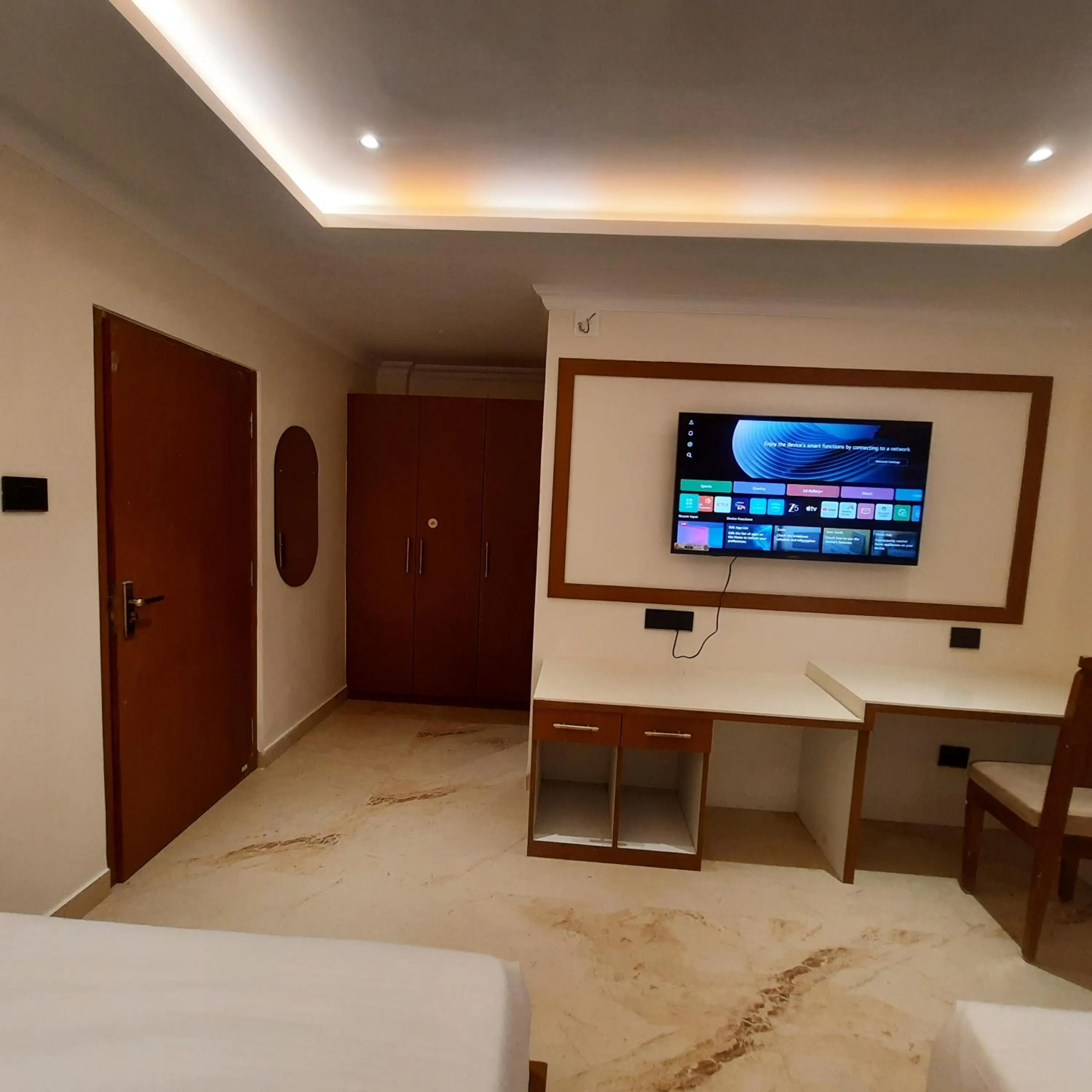 TV and multimedia, Bed in Airavat