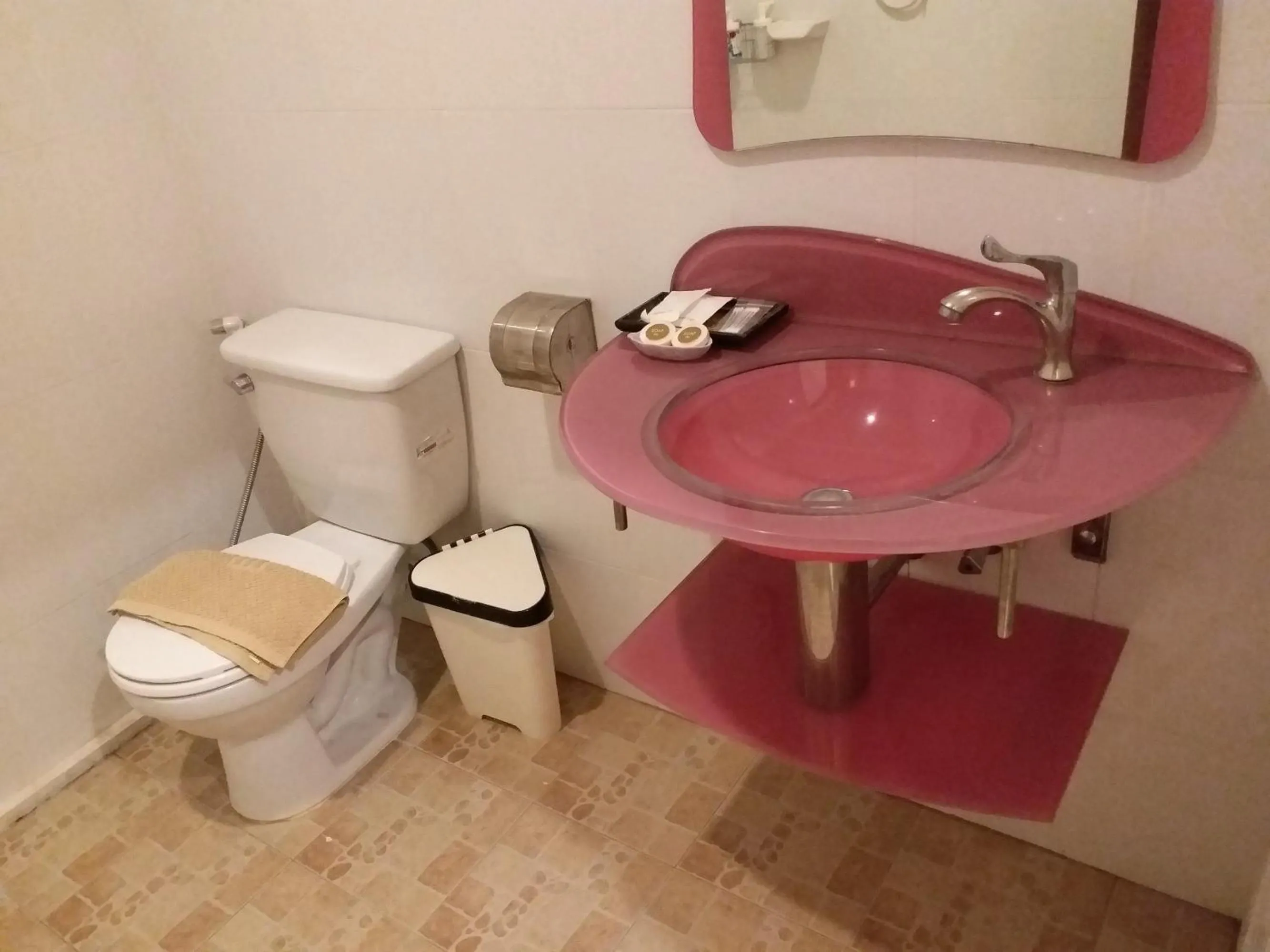 Bathroom in Sand Paisan Resort