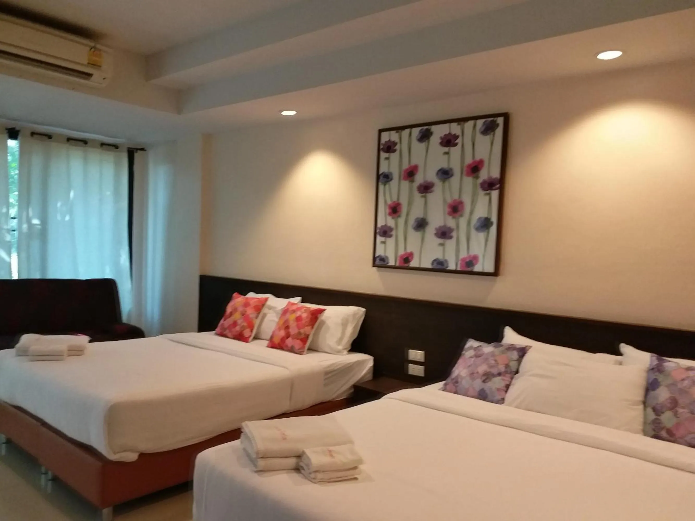 Bedroom, Bed in Sand Paisan Resort