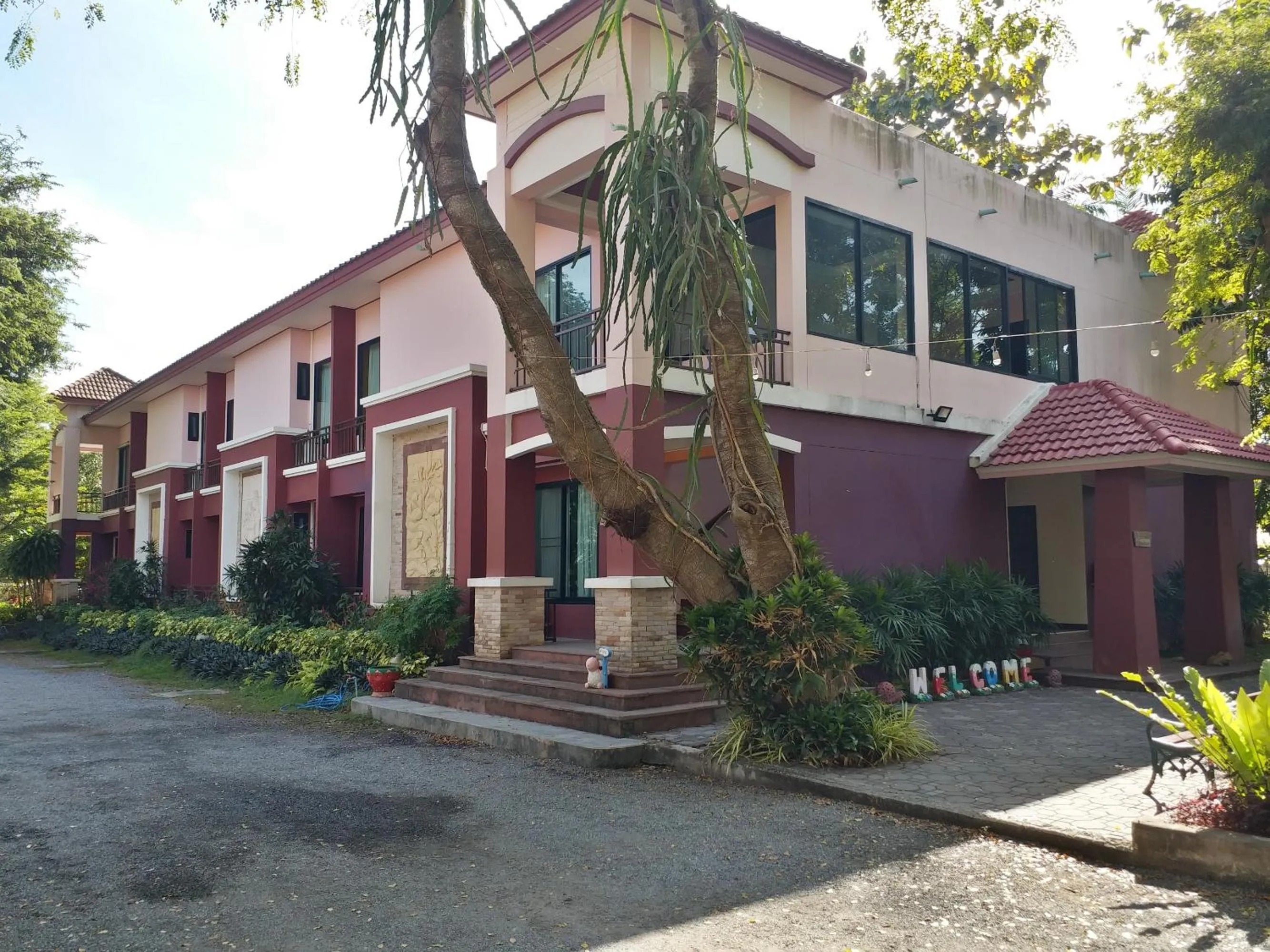 Property building in Sand Paisan Resort