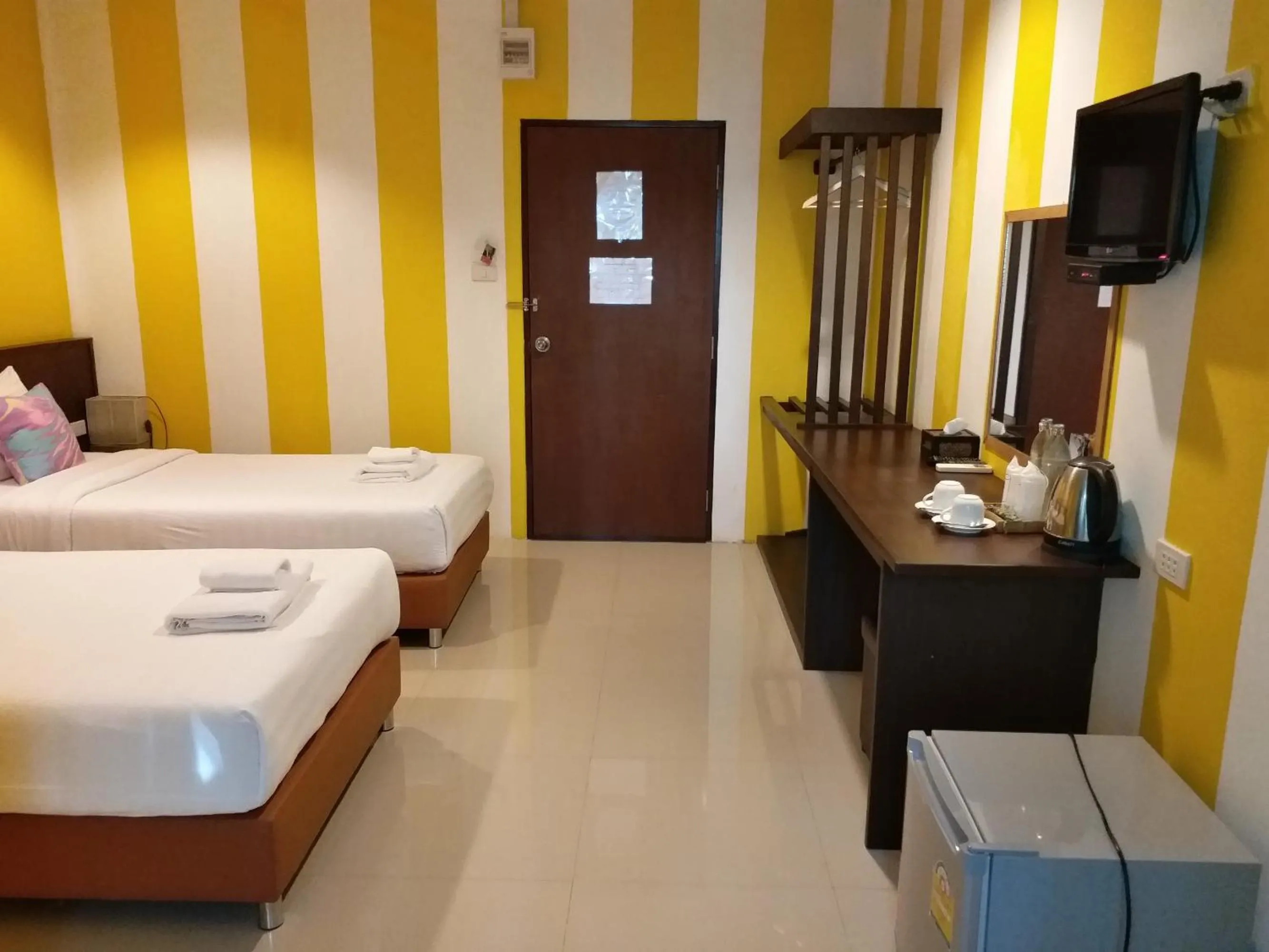 Photo of the whole room, Bed in Sand Paisan Resort