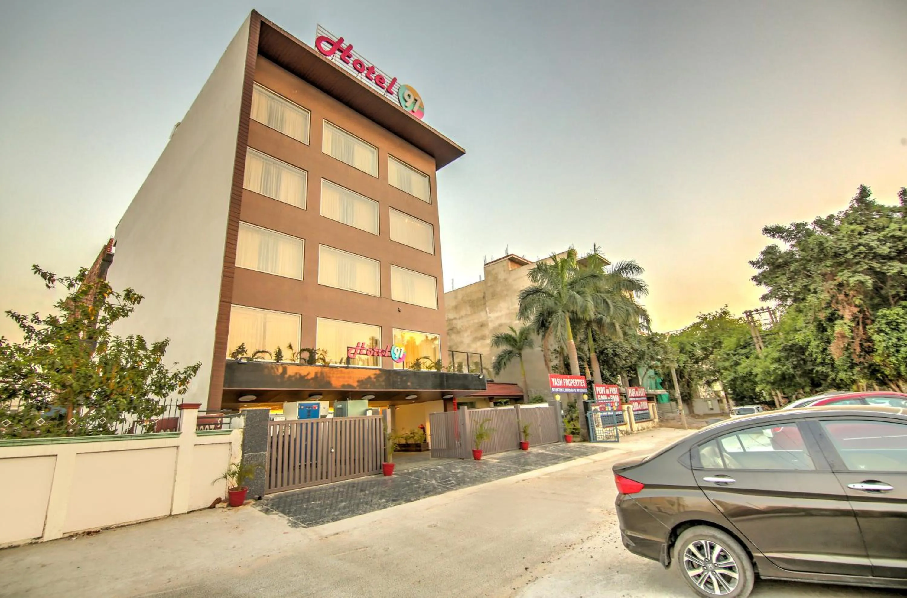 Property building in Hotel 91 Huda City Centre