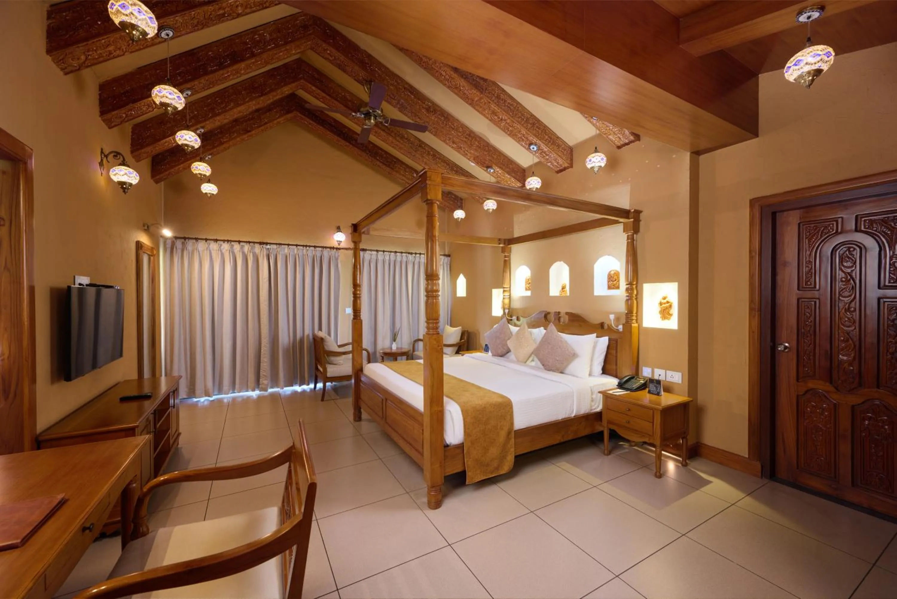 Bed in Gokulam Grand Resort & Spa, Kumarakom