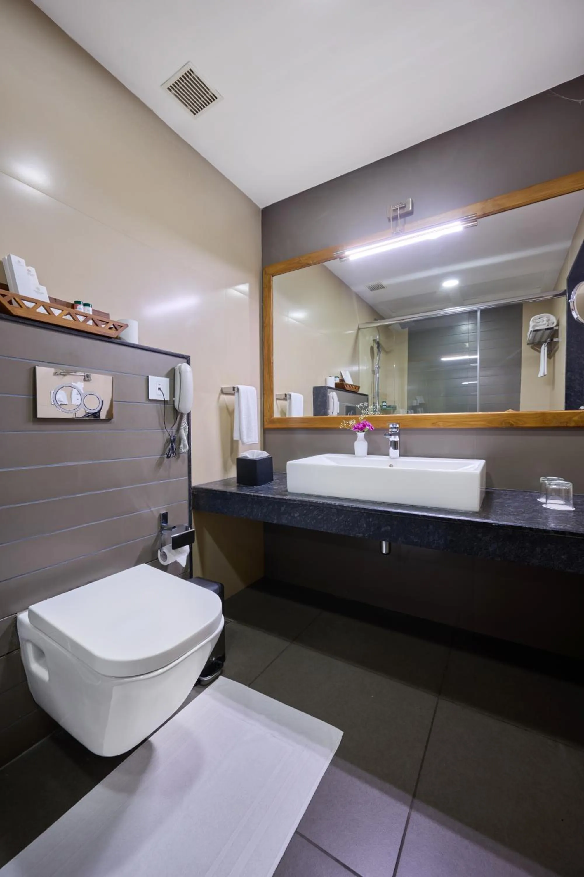 Bathroom in Gokulam Grand Resort & Spa, Kumarakom