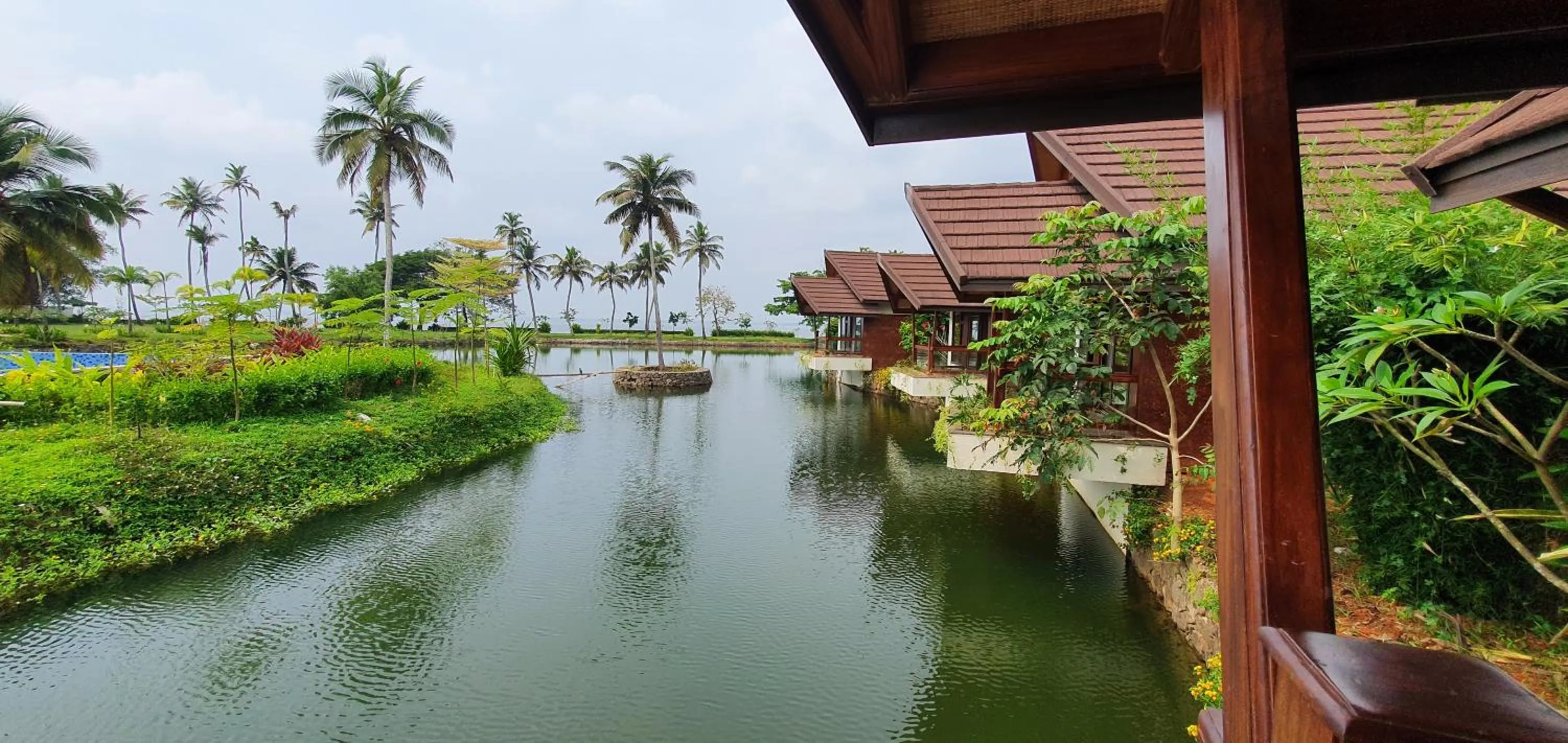 Balcony/Terrace in Gokulam Grand Resort & Spa, Kumarakom