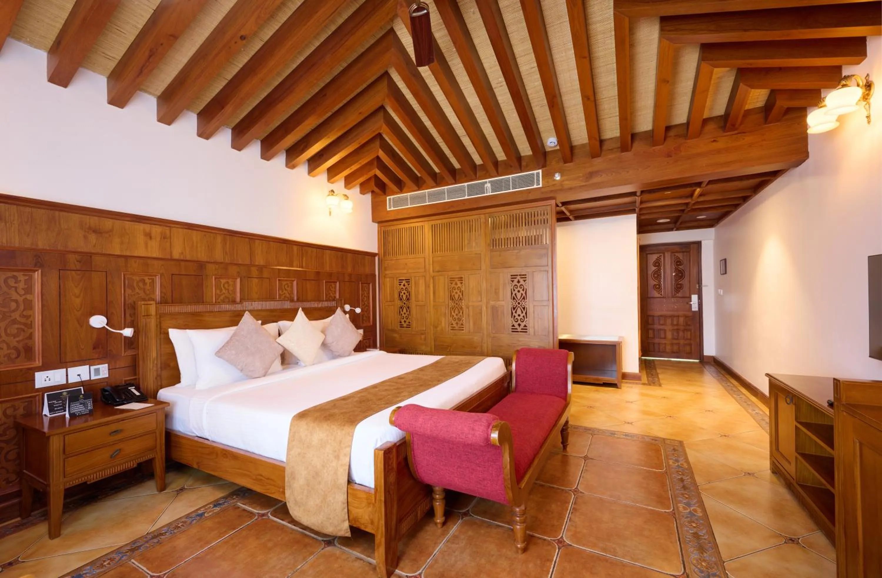 Bed in Gokulam Grand Resort & Spa, Kumarakom