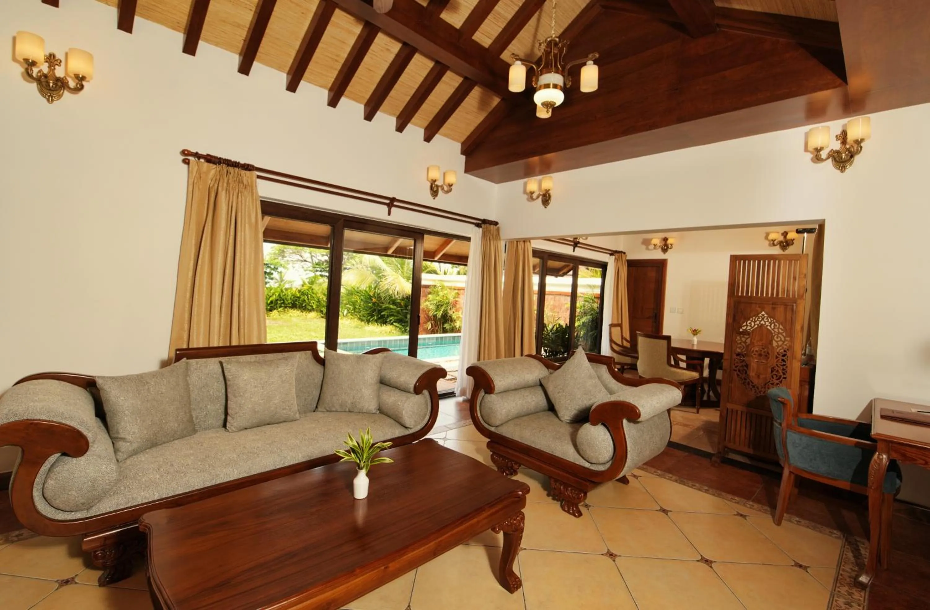 Living room in Gokulam Grand Resort & Spa, Kumarakom