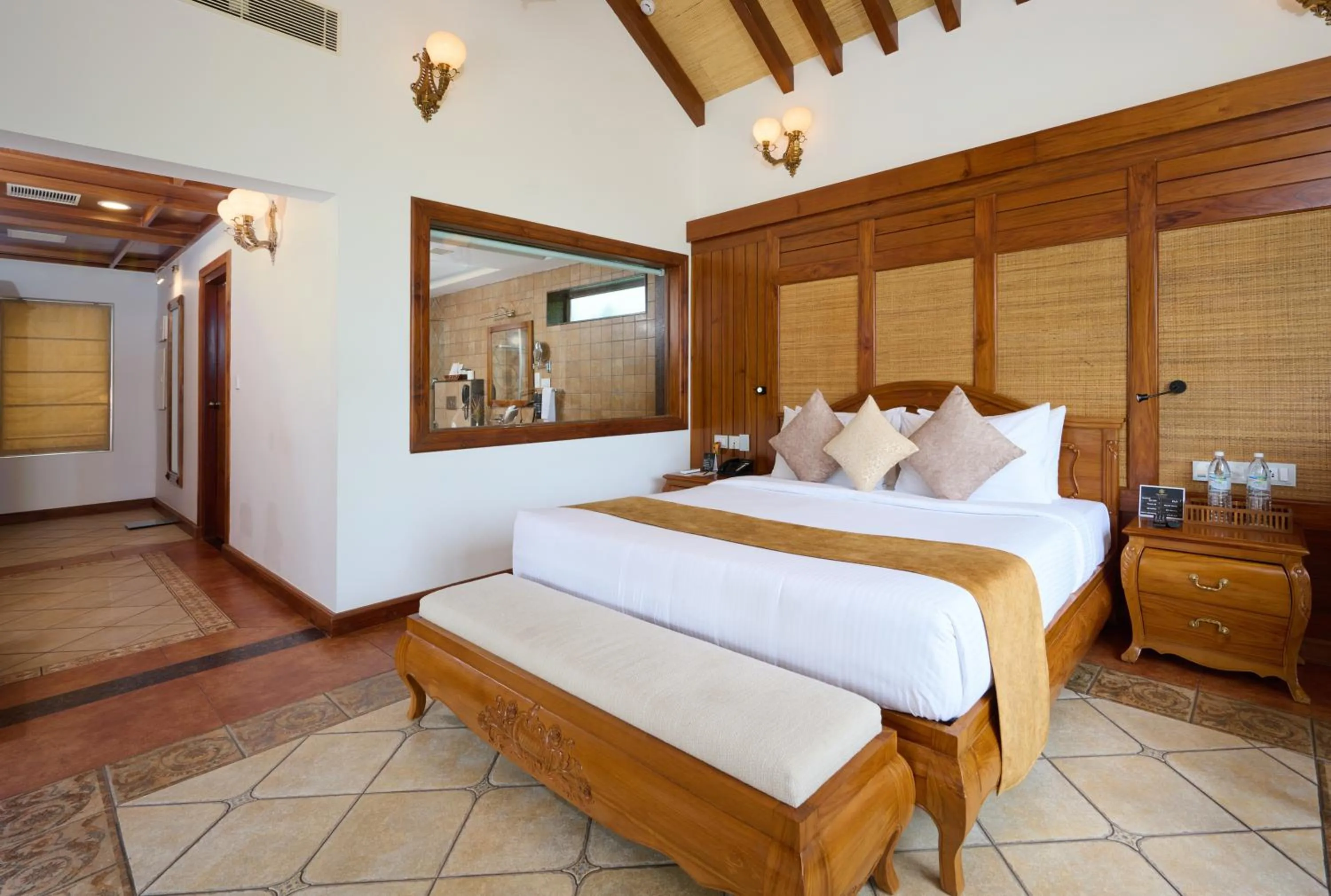 Bed in Gokulam Grand Resort & Spa, Kumarakom