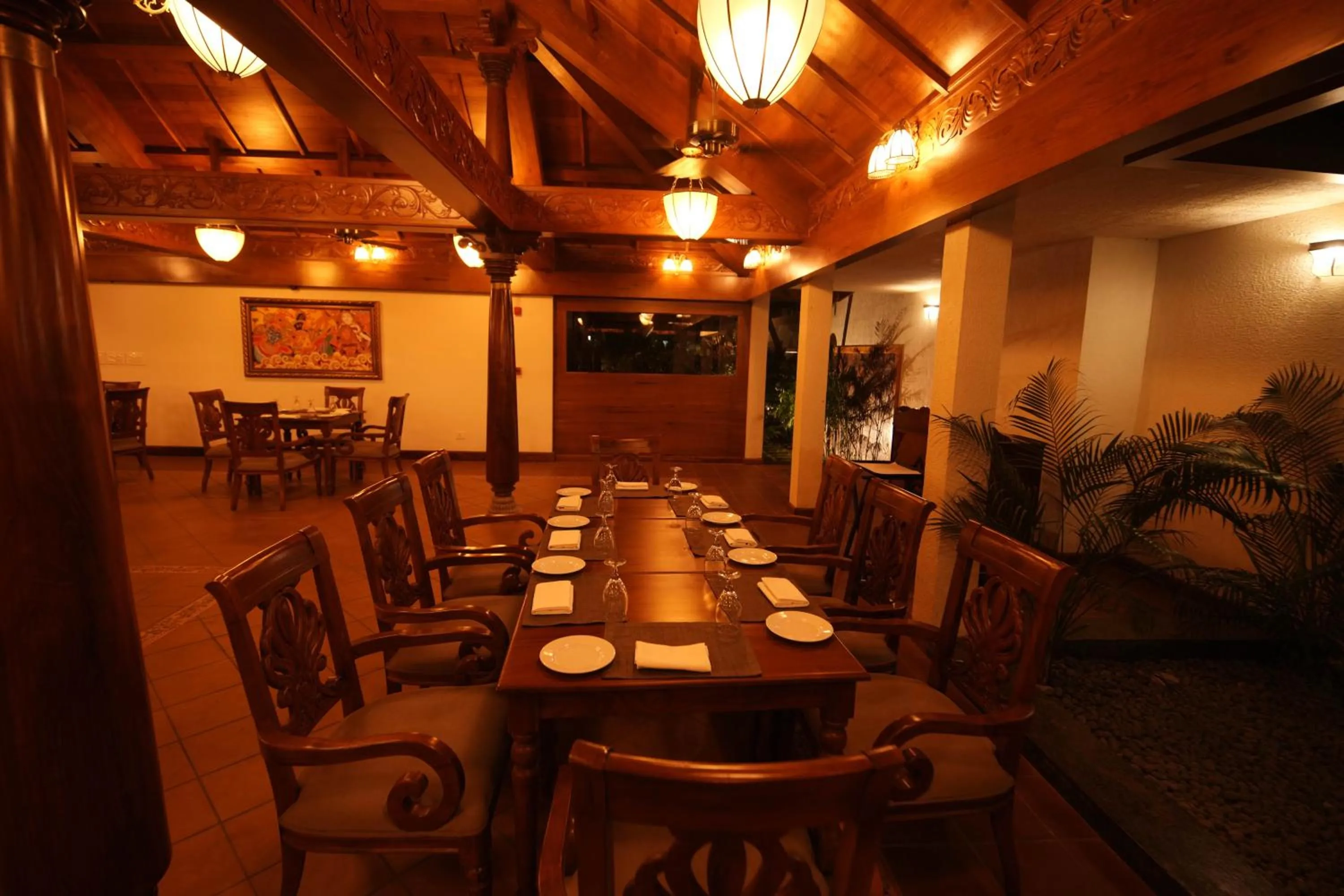 Restaurant/places to eat in Gokulam Grand Resort & Spa, Kumarakom