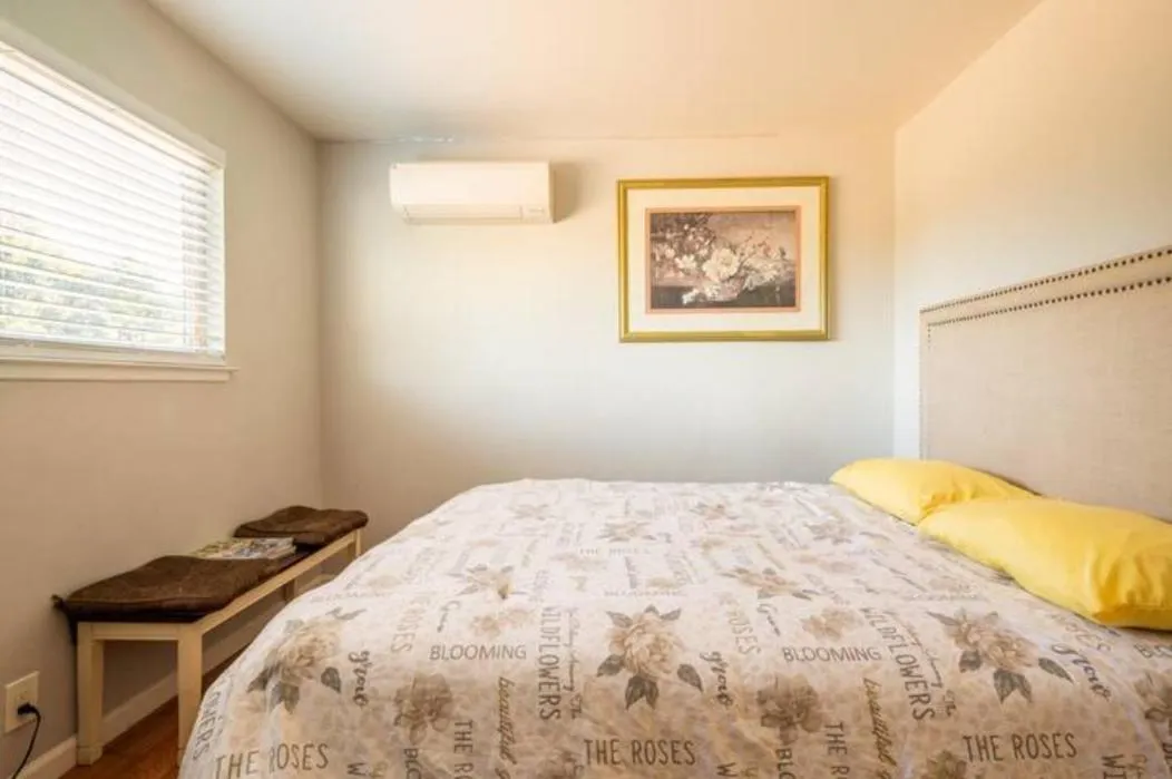 Bed in Luxury stay near Santana Row for vacation/business