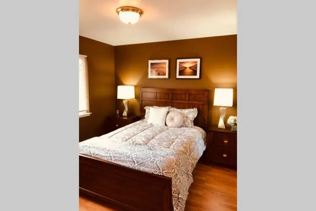 Bed in Luxury stay near Santana Row for vacation/business