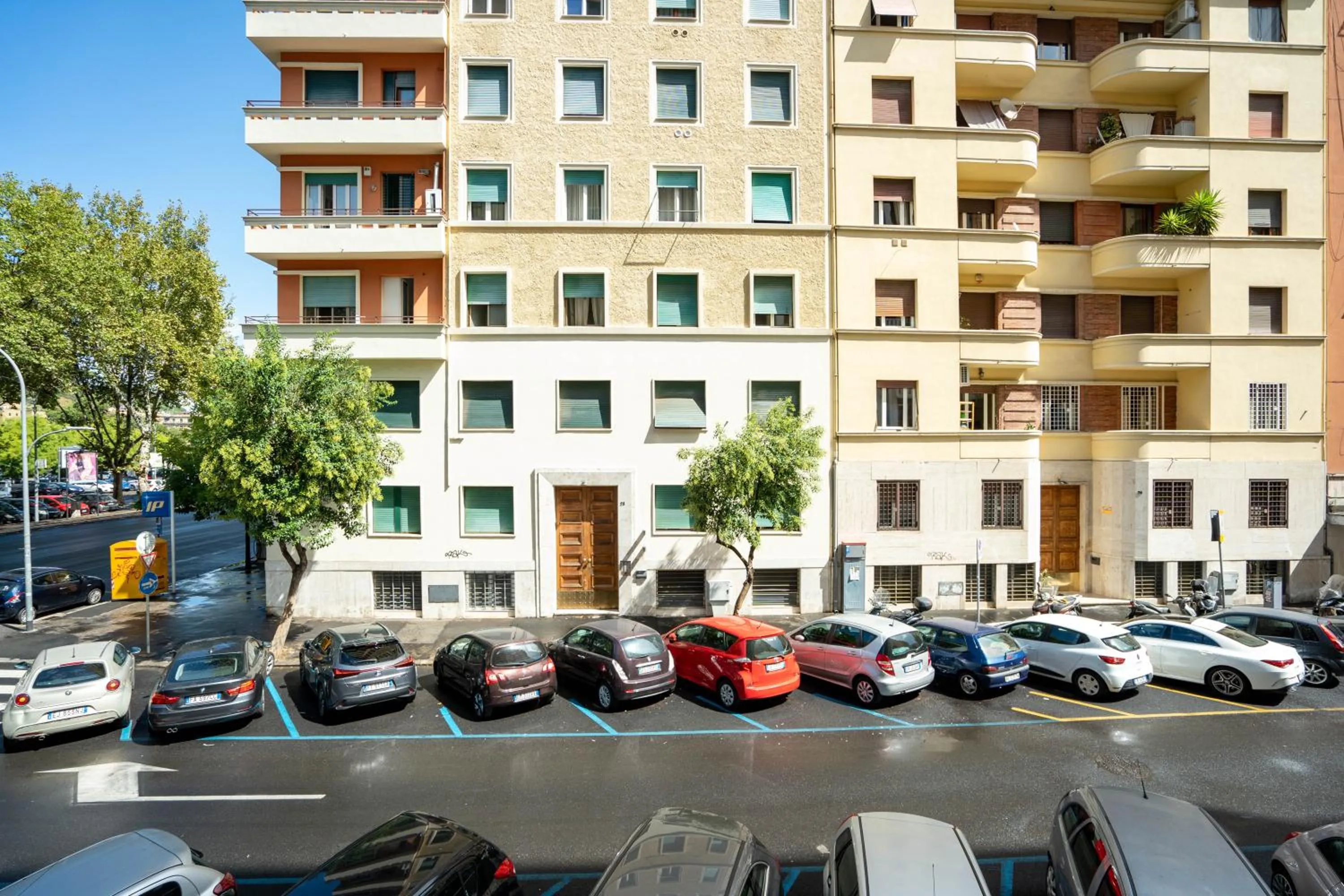 Street view in Capital Rooms