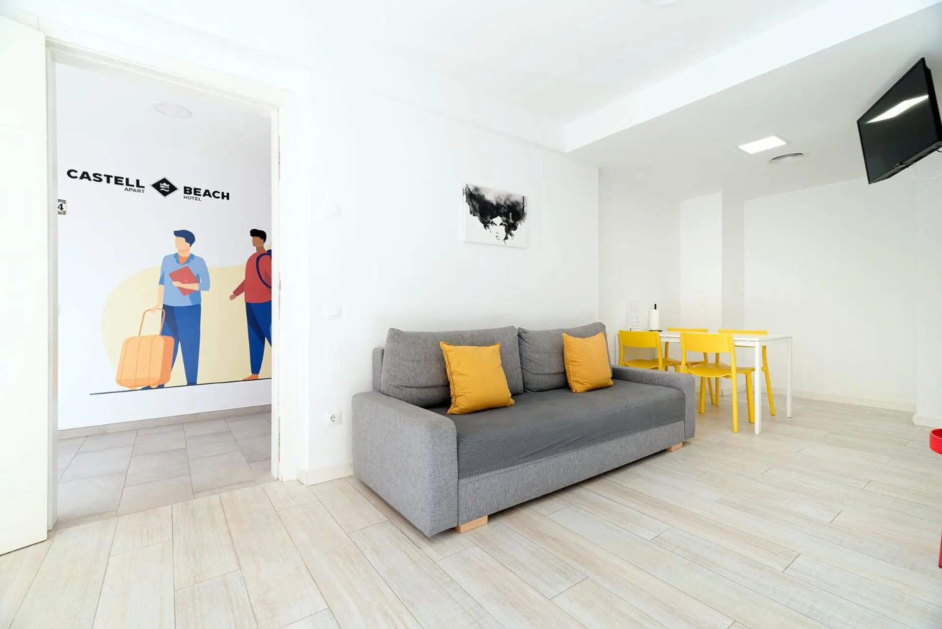 TV and multimedia in Castell Beach Aparthotel