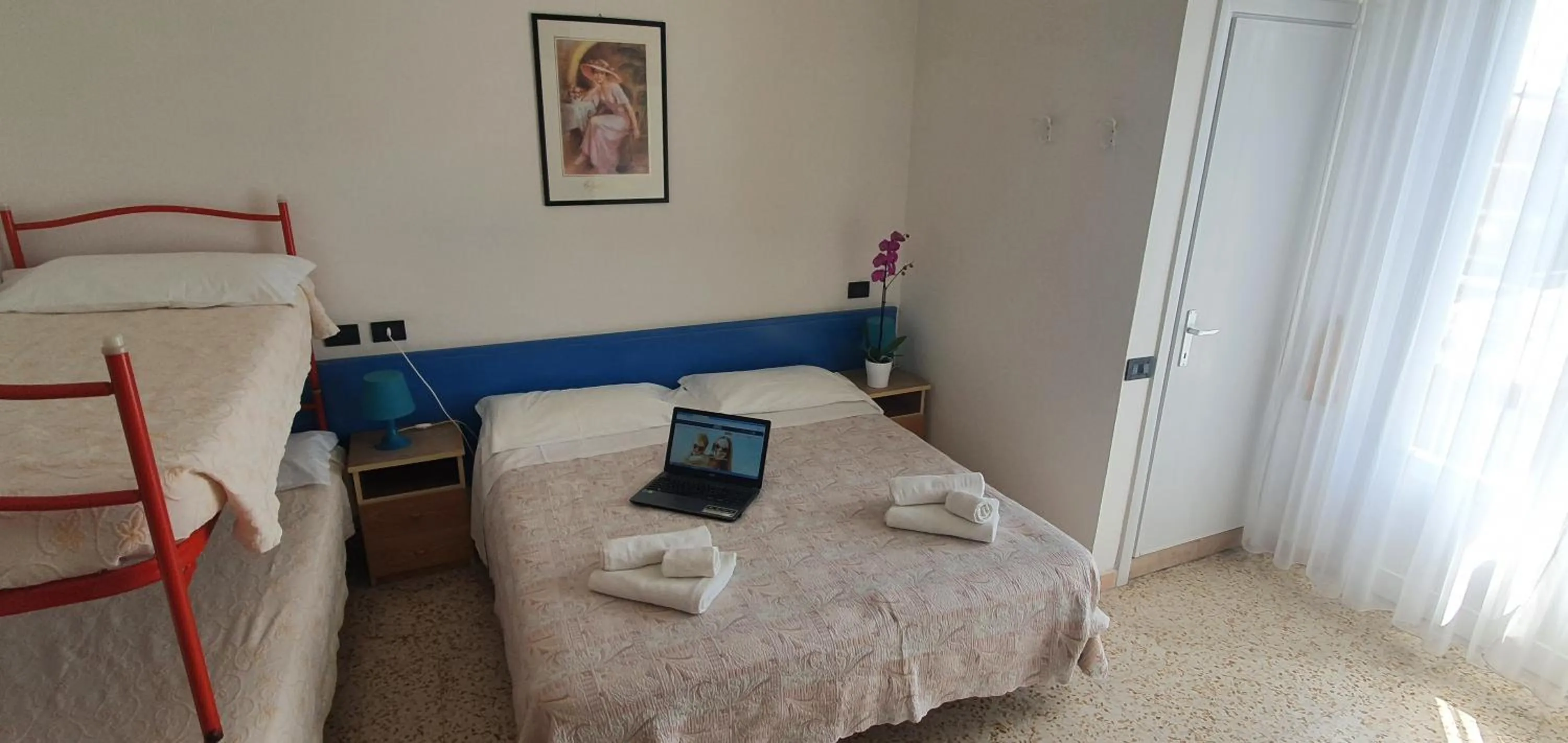 Photo of the whole room, Bed in Arix Hotel