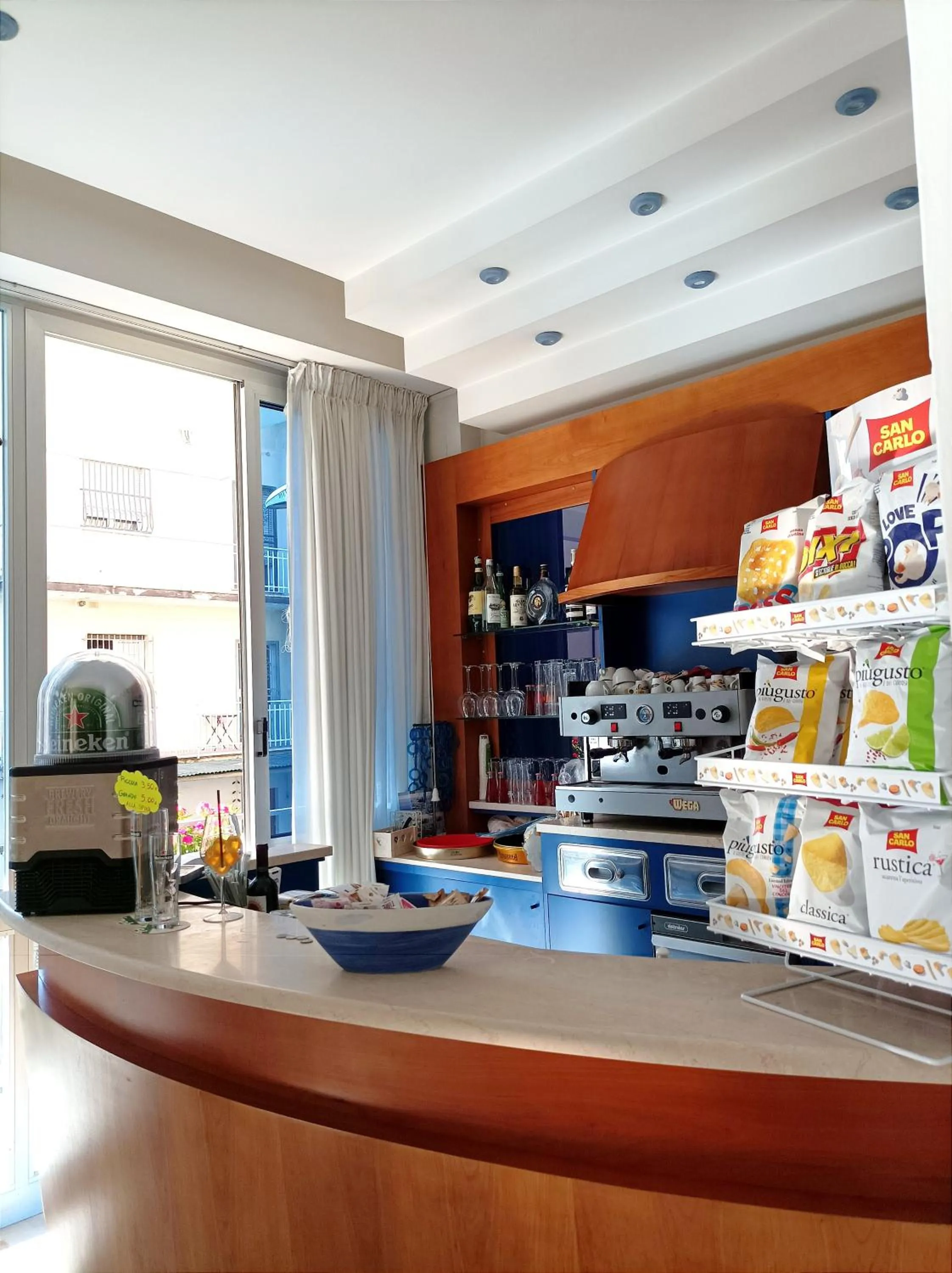 Food and drinks in Arix Hotel