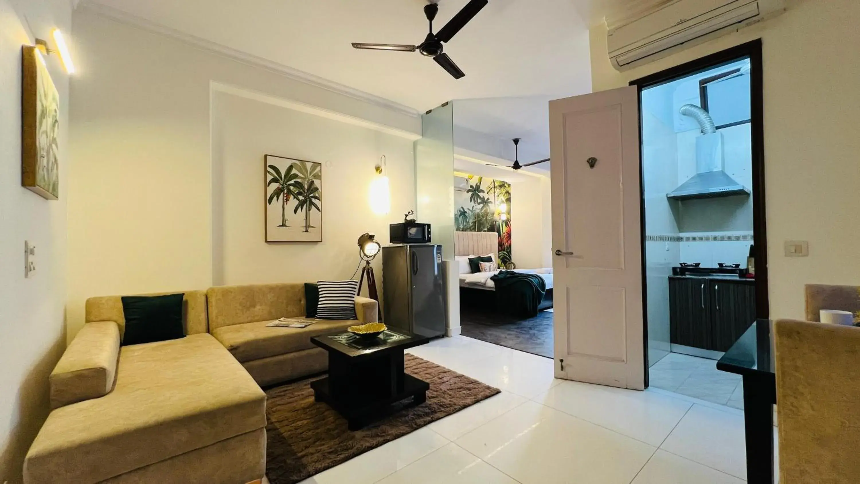 BluO Classic Studio - Green Park Hauz Khas Village BluO Classic Studio - Green Park Hauz Khas Village
