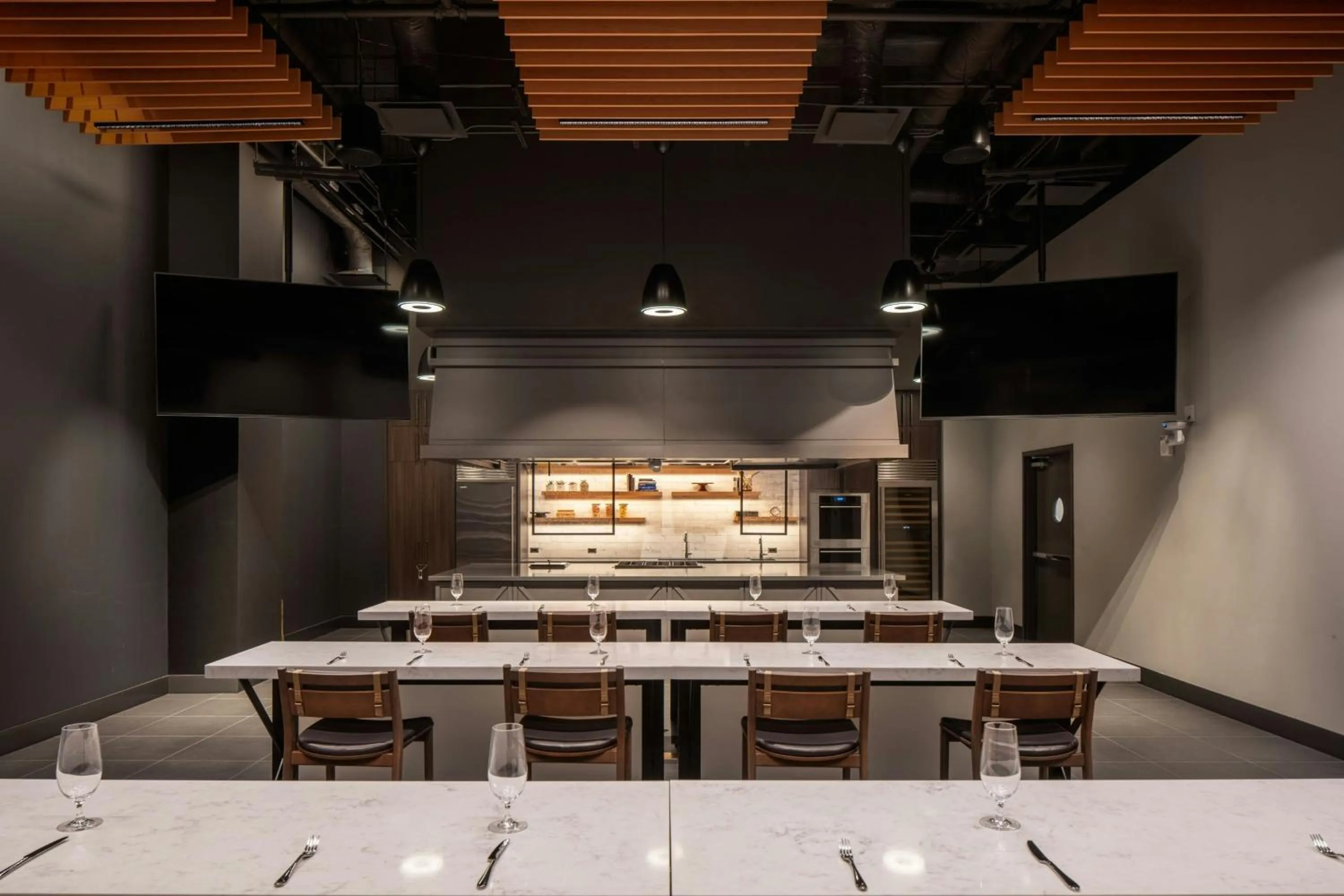 Entertainment in Epicurean Atlanta, Autograph Collection