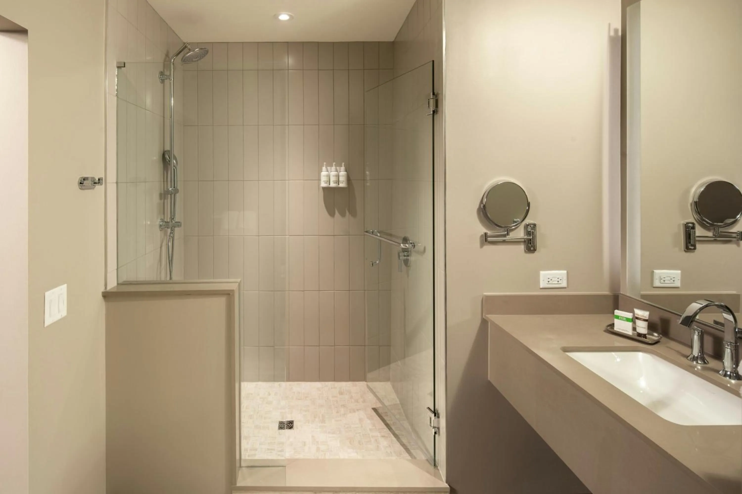 Bathroom in Epicurean Atlanta, Autograph Collection