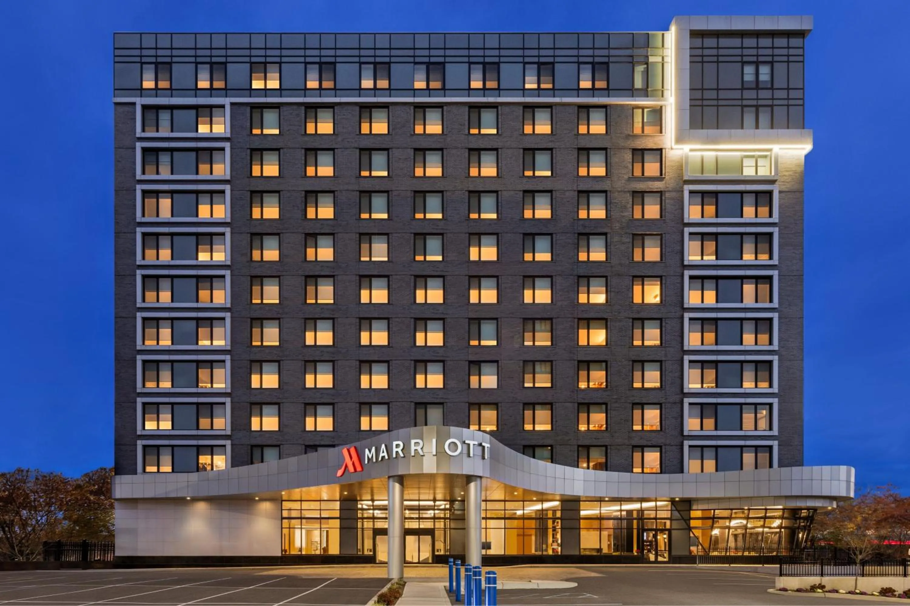 Property building in Marriott New York JFK Airport