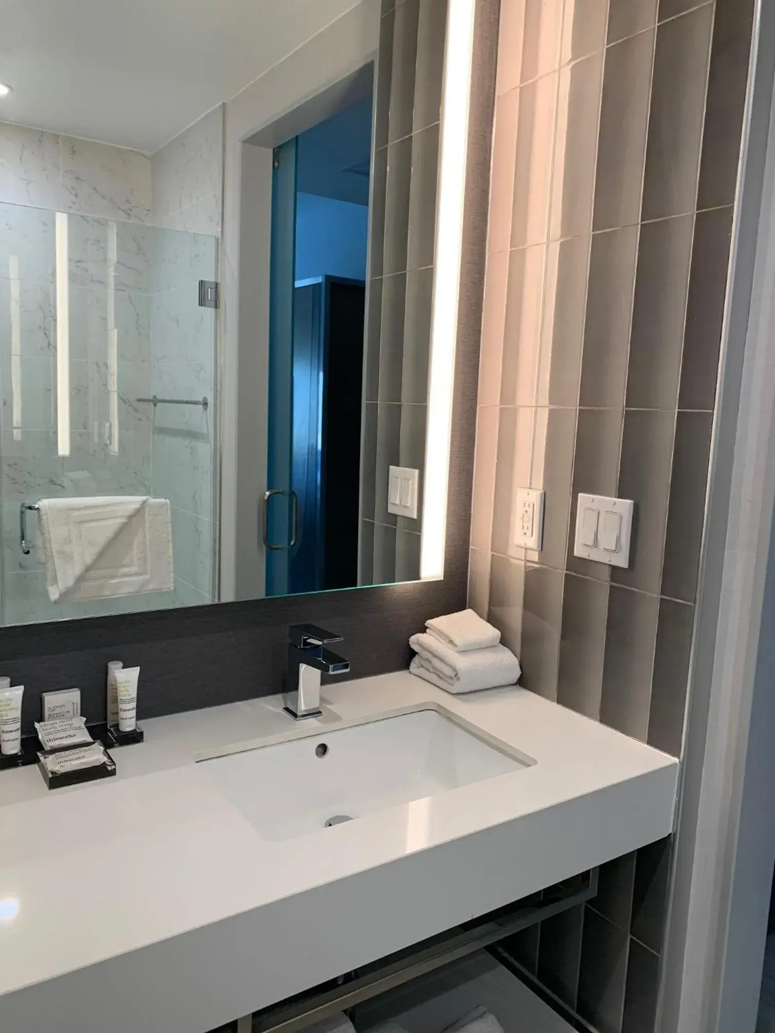 Marriott New York JFK Airport Marriott New York JFK Airport