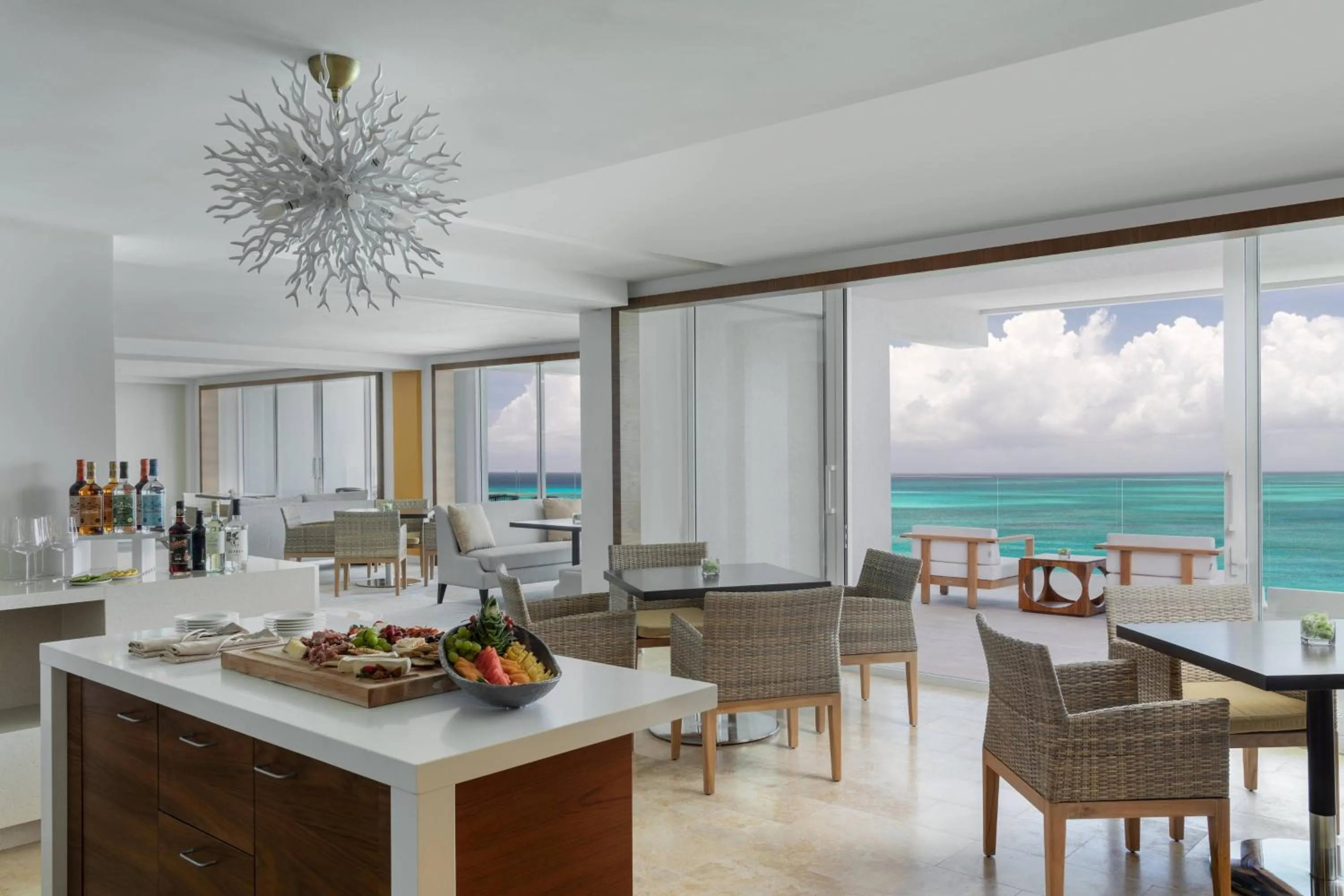 Lounge or bar in The Ritz-Carlton, Turks & Caicos