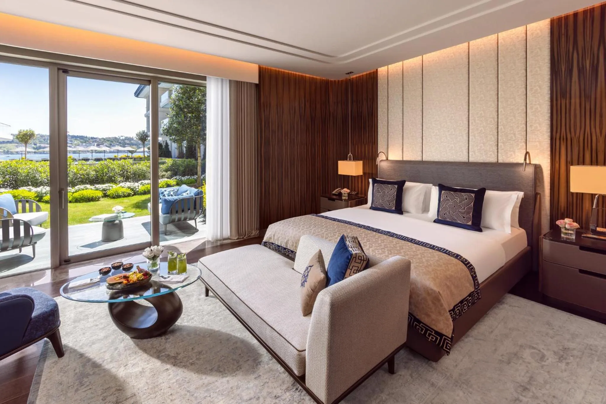 Property building, Bed in Mandarin Oriental Bosphorus, Istanbul