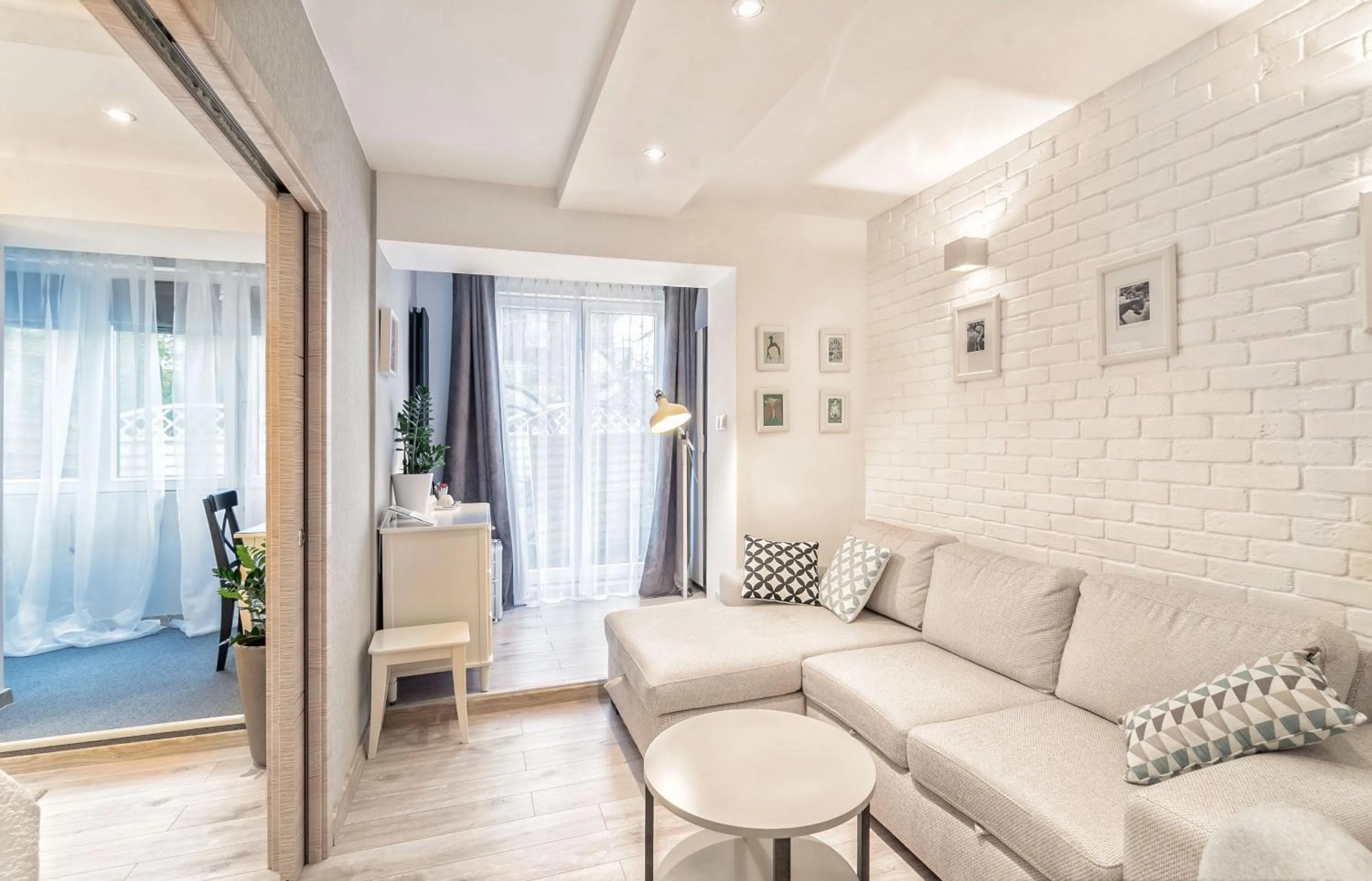 Photo of the whole room in Willa Weneda