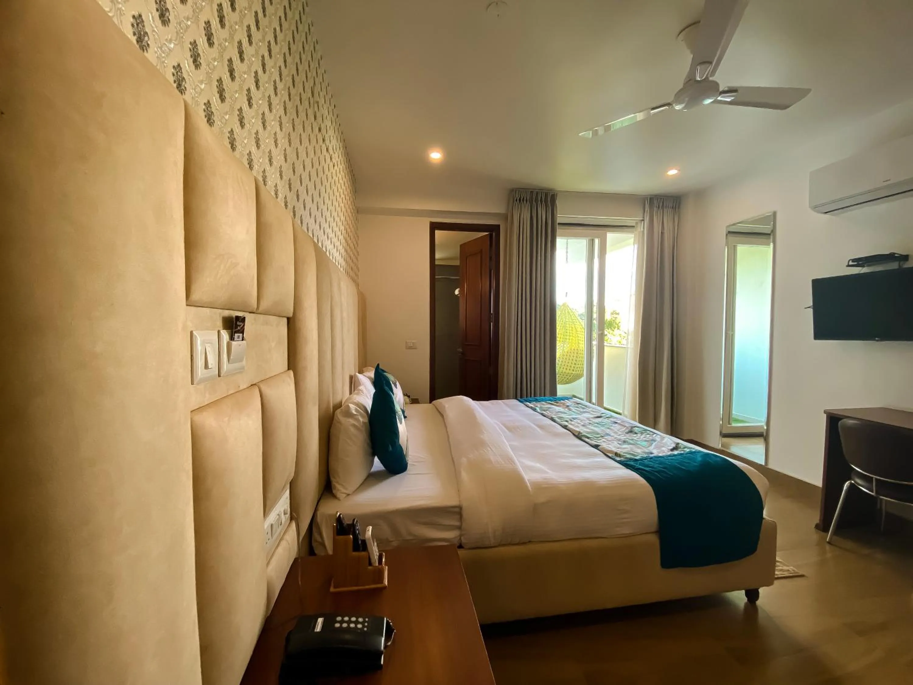 Bedroom, Bed in Sky Suites Huda City Center