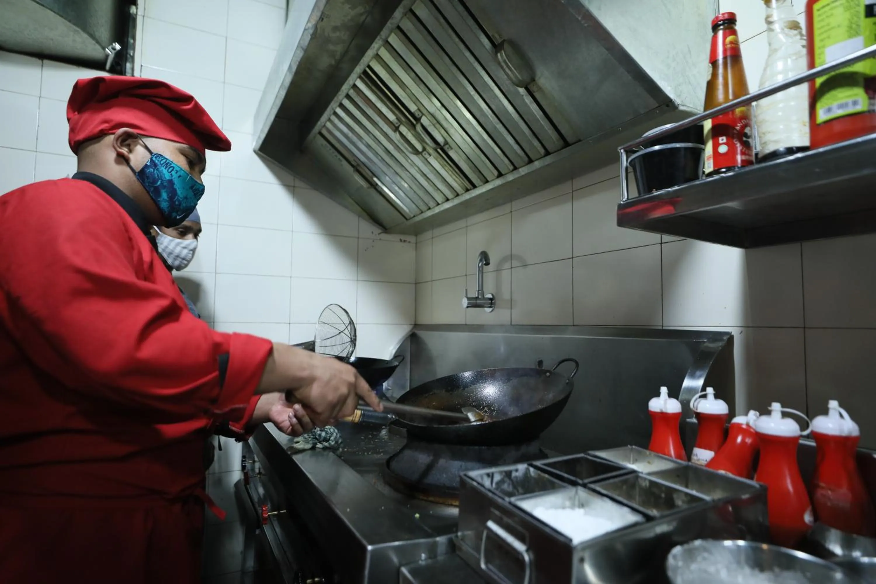 Kitchen or kitchenette in Sky Suites Huda City Center